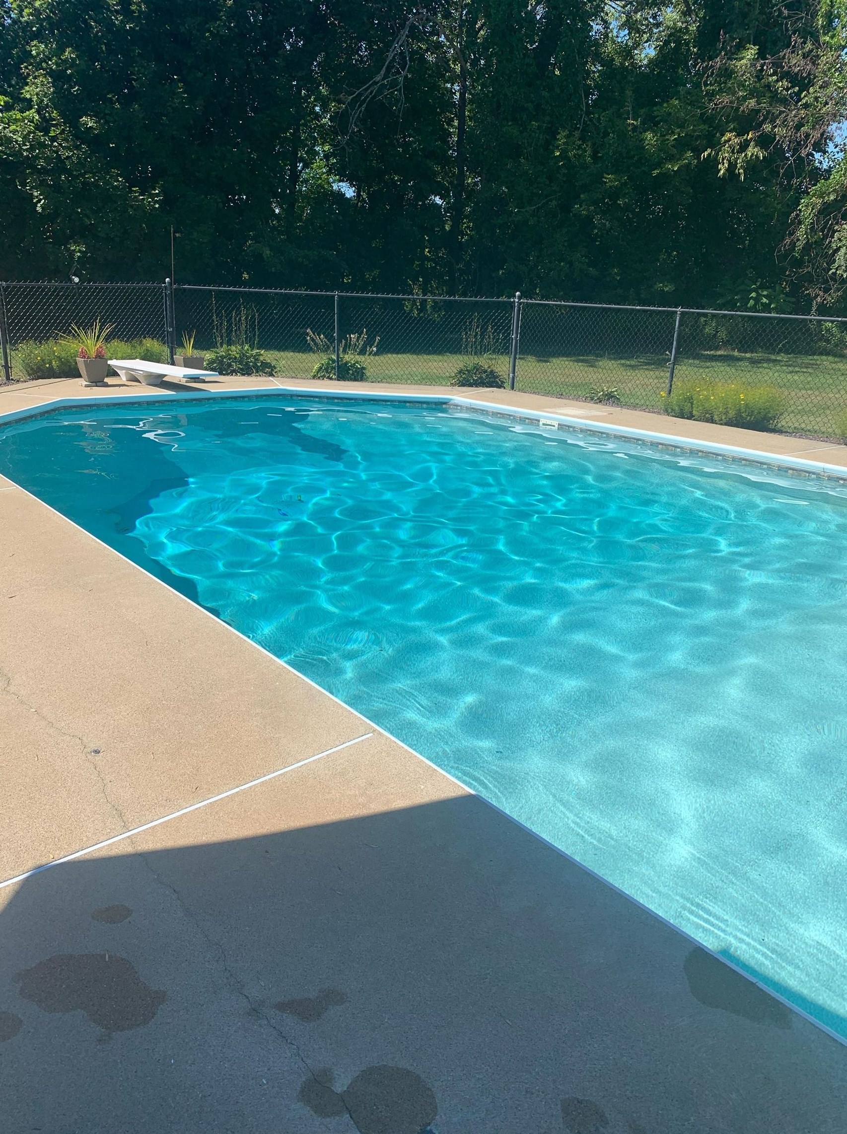 6 Waterview Cir, Hudson NH 03052-8046 exterior