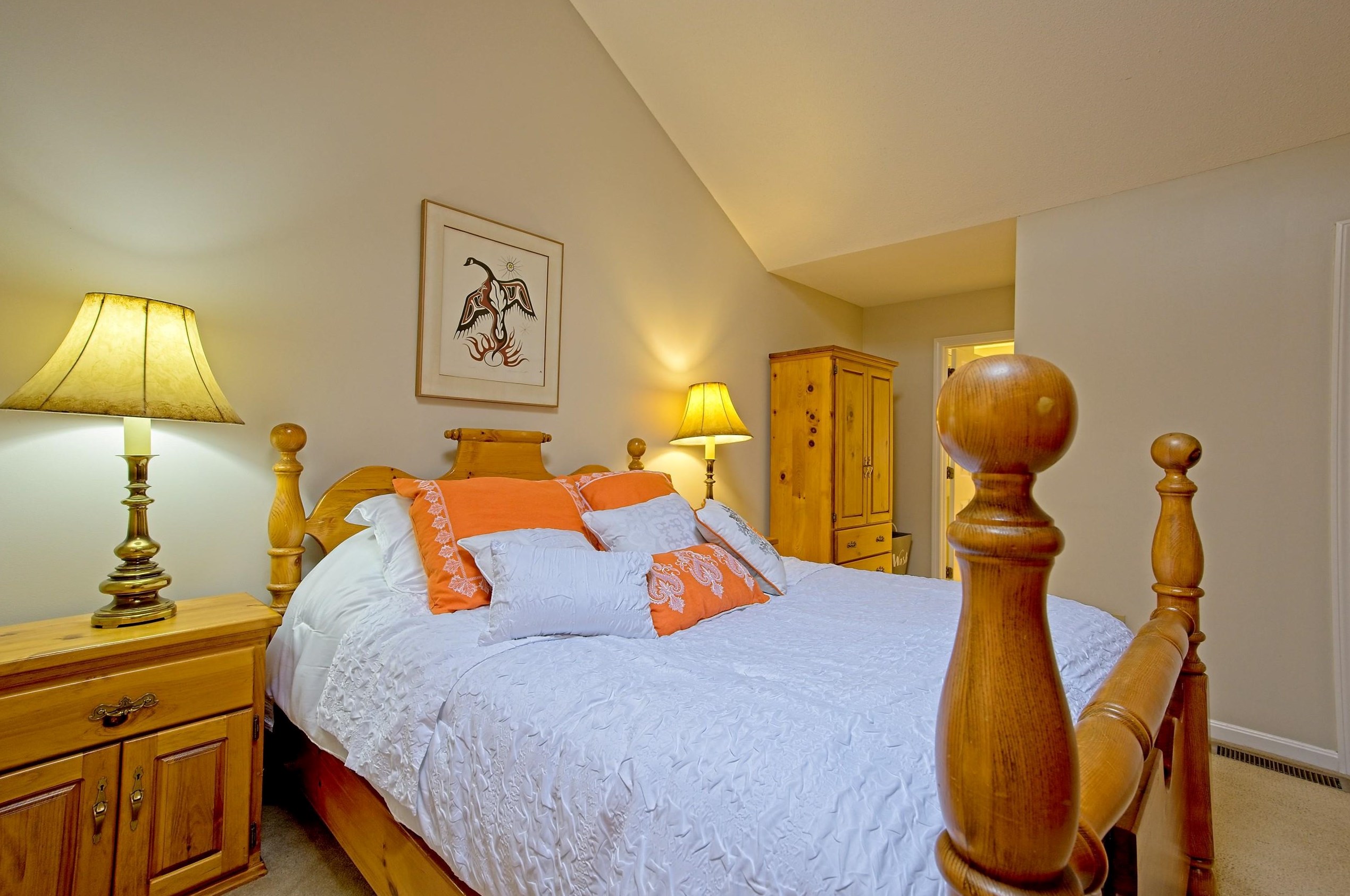 6 Waterview Cir, Hudson NH 03052-8046 exterior