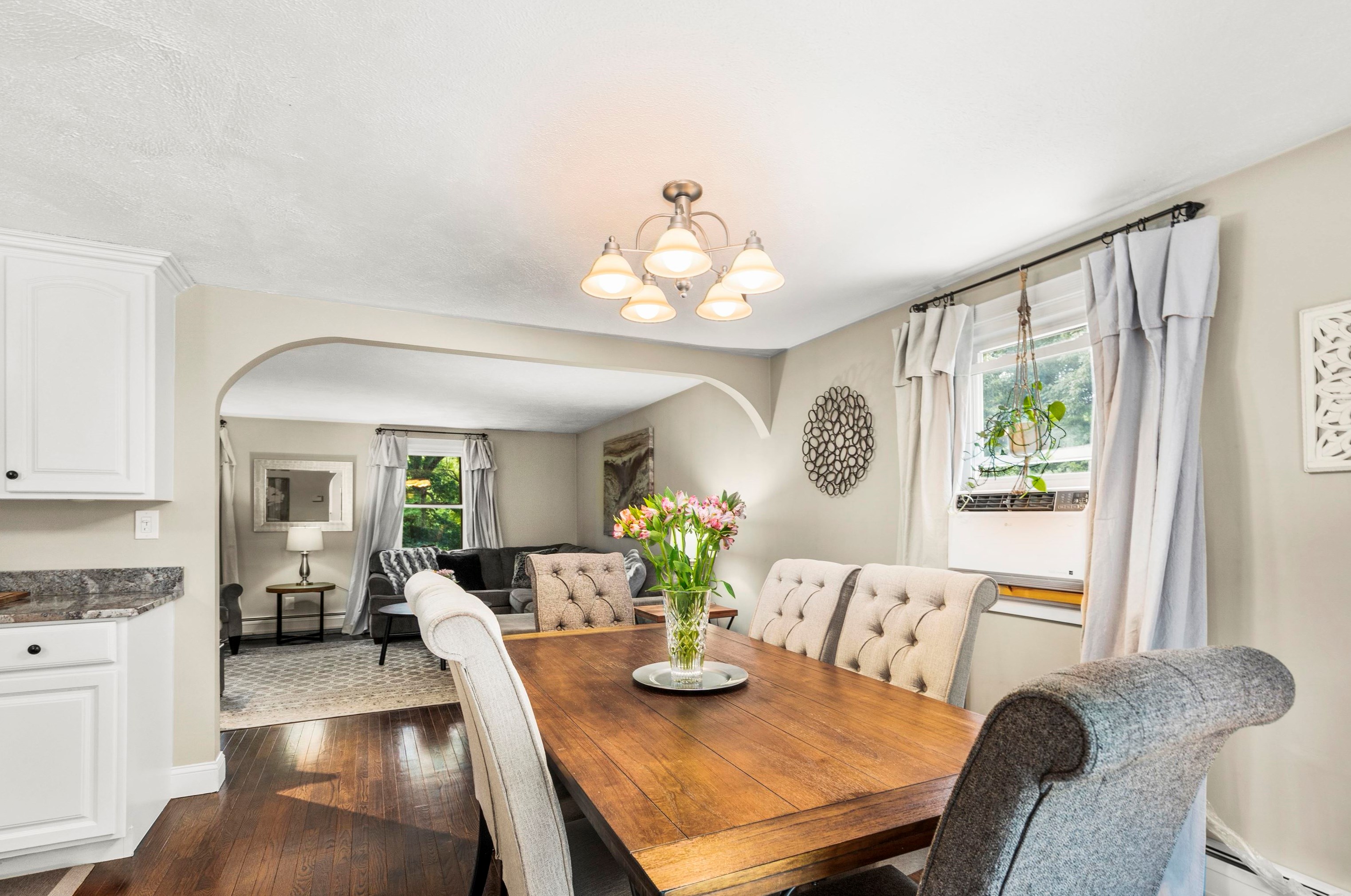 53 Ledge Rd, Hudson NH  03051-3723 exterior