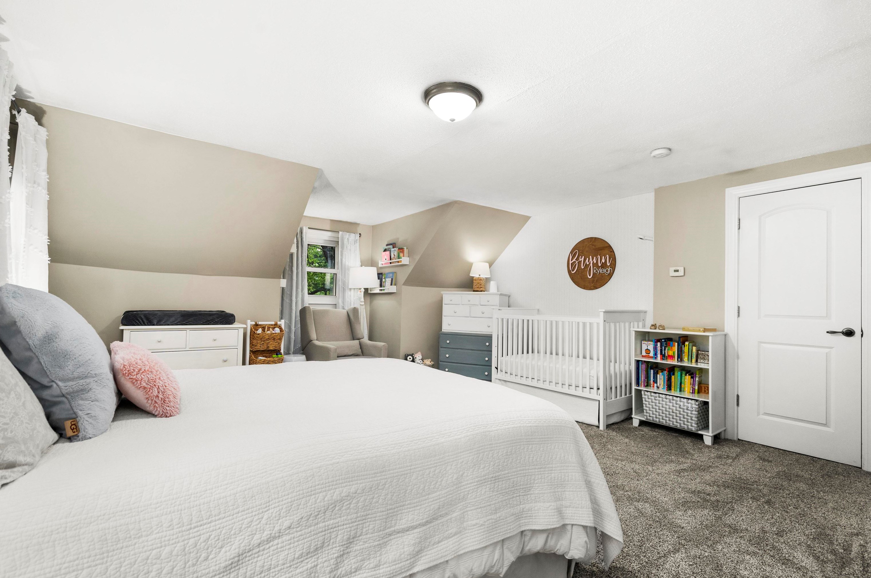 53 Ledge Rd, Hudson NH  03051-3723 exterior