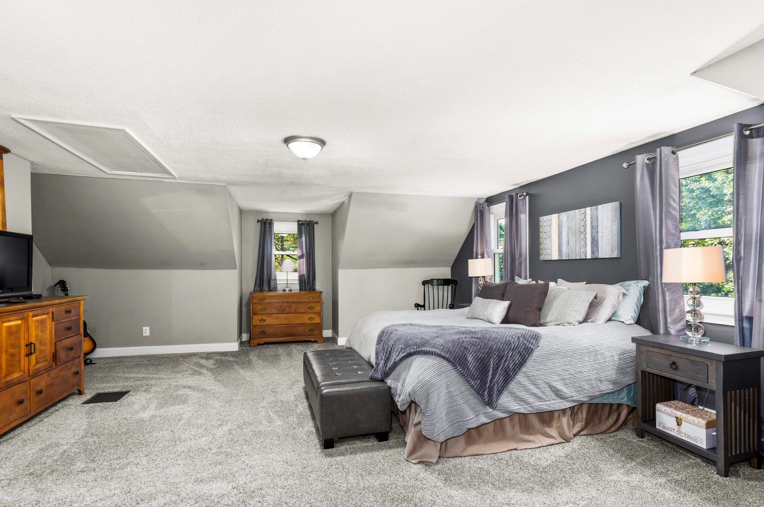 53 Ledge Rd, Hudson NH  03051-3723 exterior