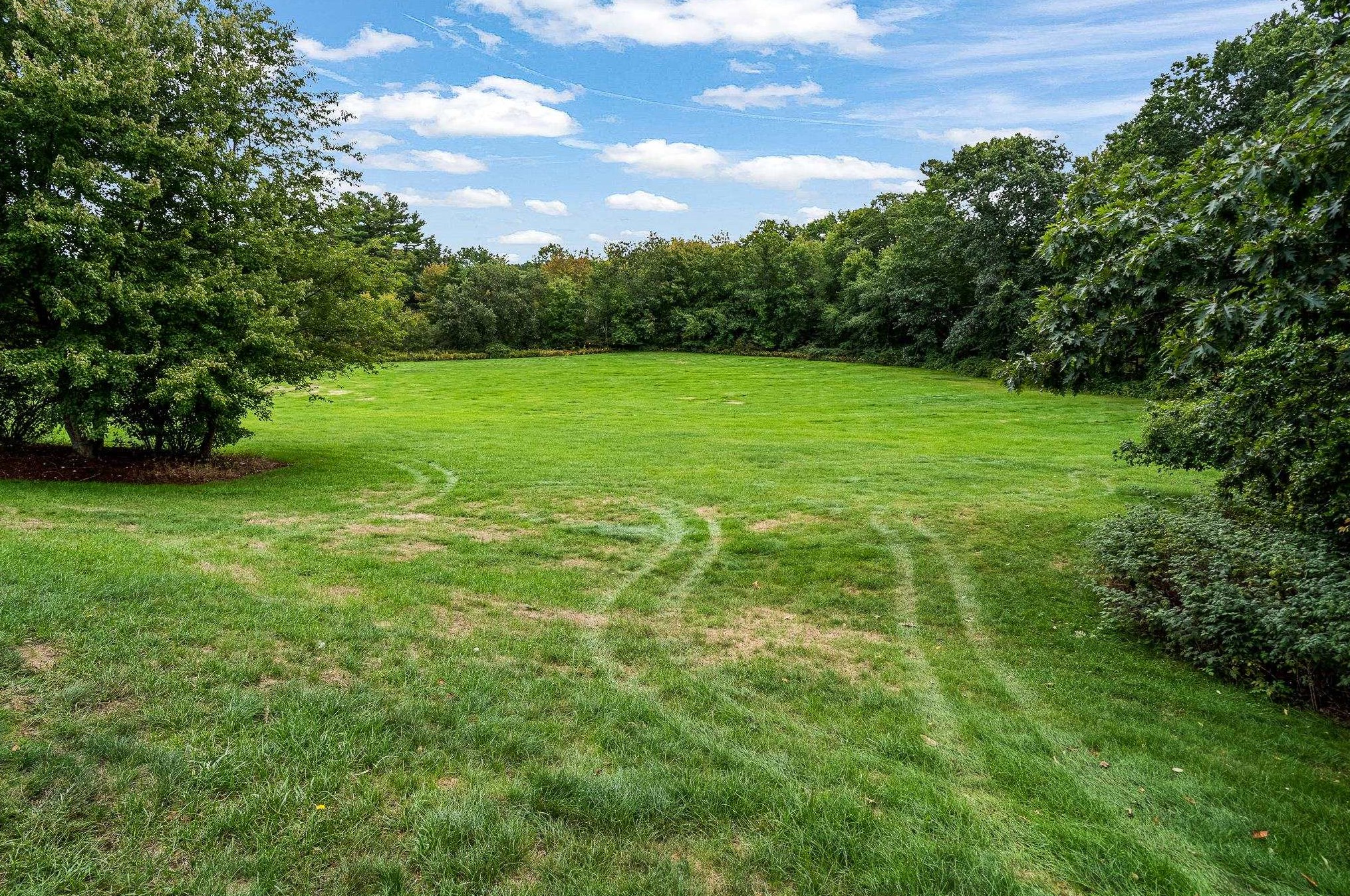 14 Boulder Way, Merrimack NH 03054-6601 exterior