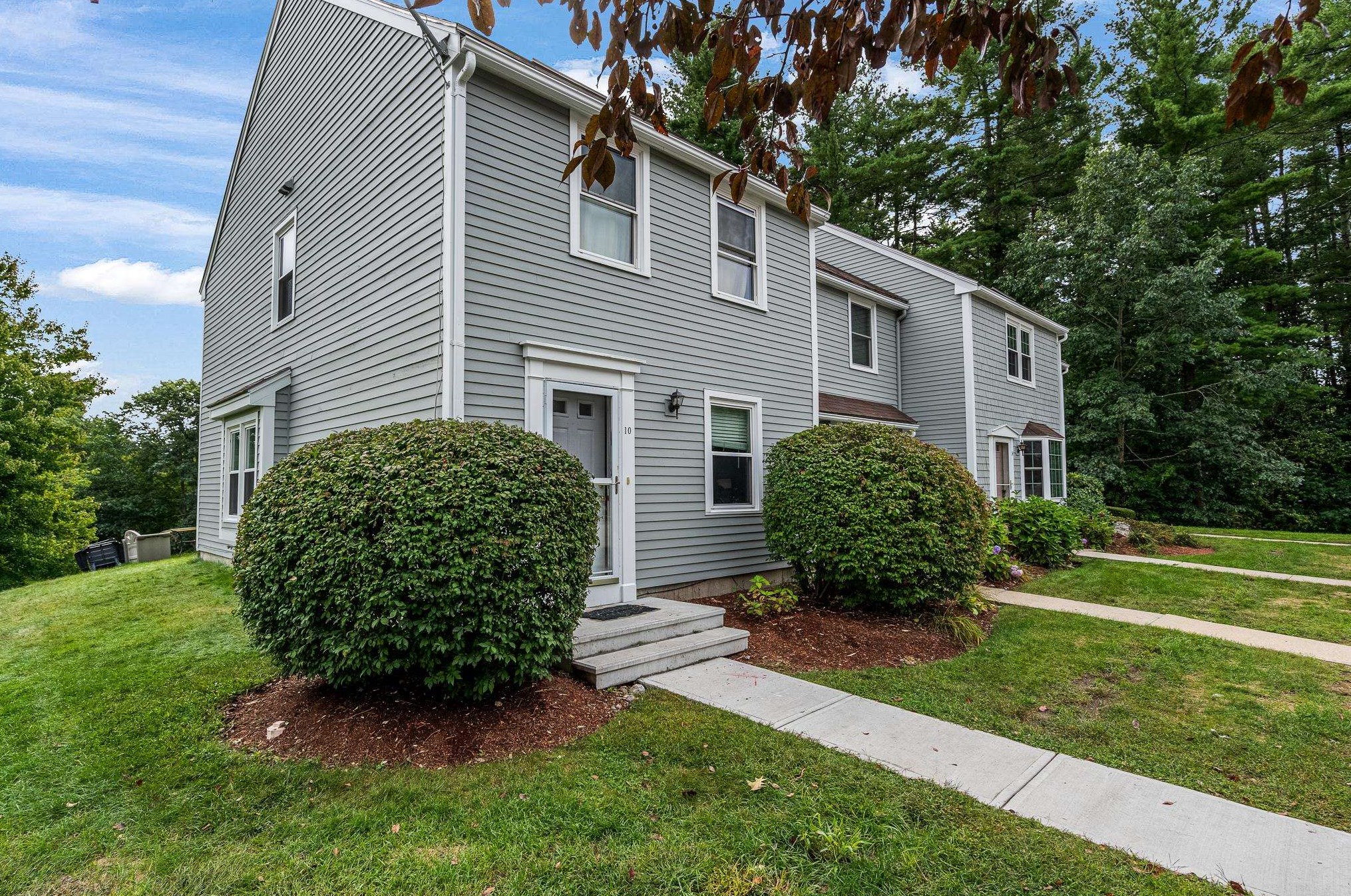 14 Boulder Way, Merrimack NH 03054-6601 exterior