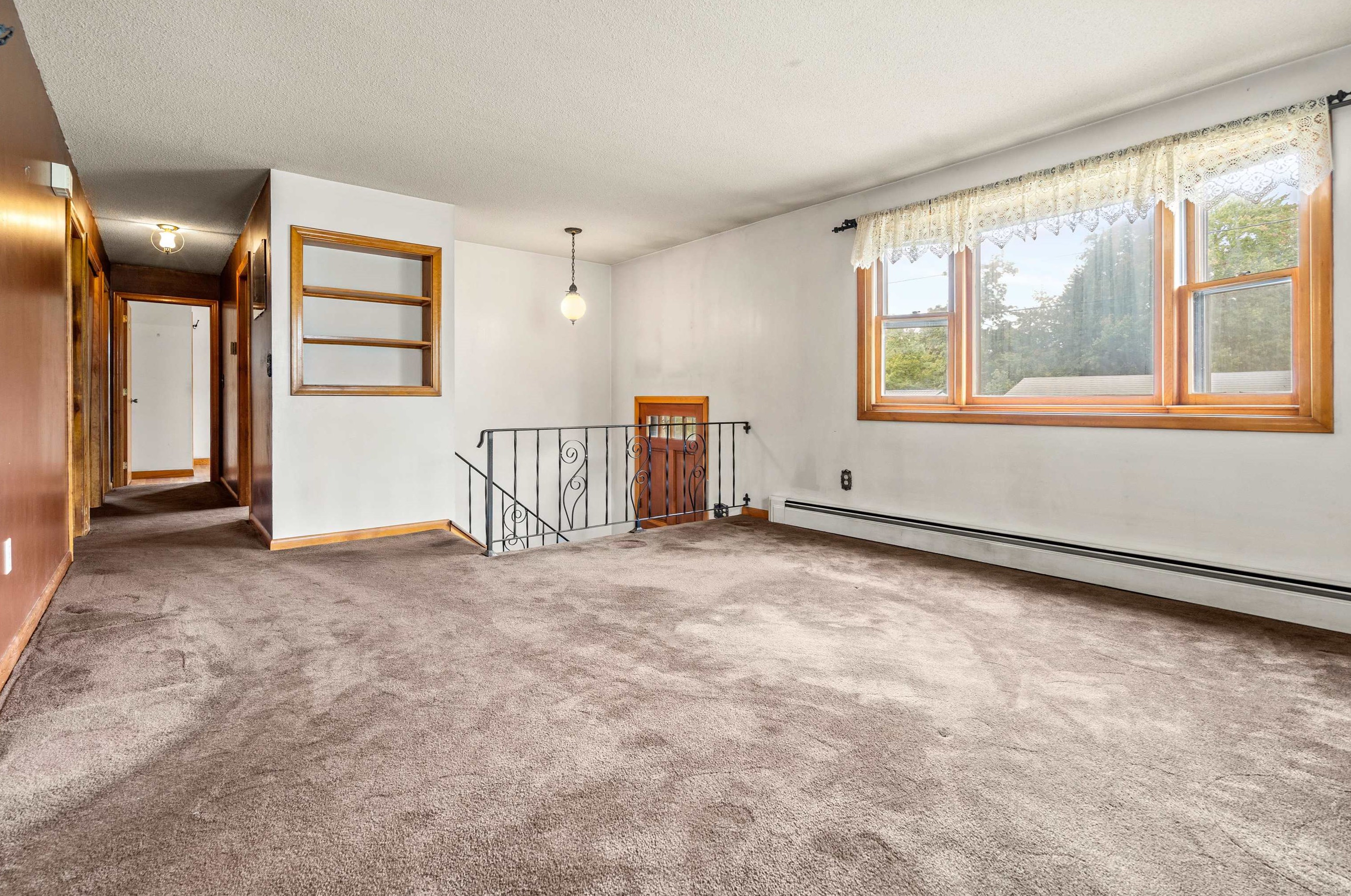 115 Lakeside Dr, Manchester NH 03104-5801 exterior