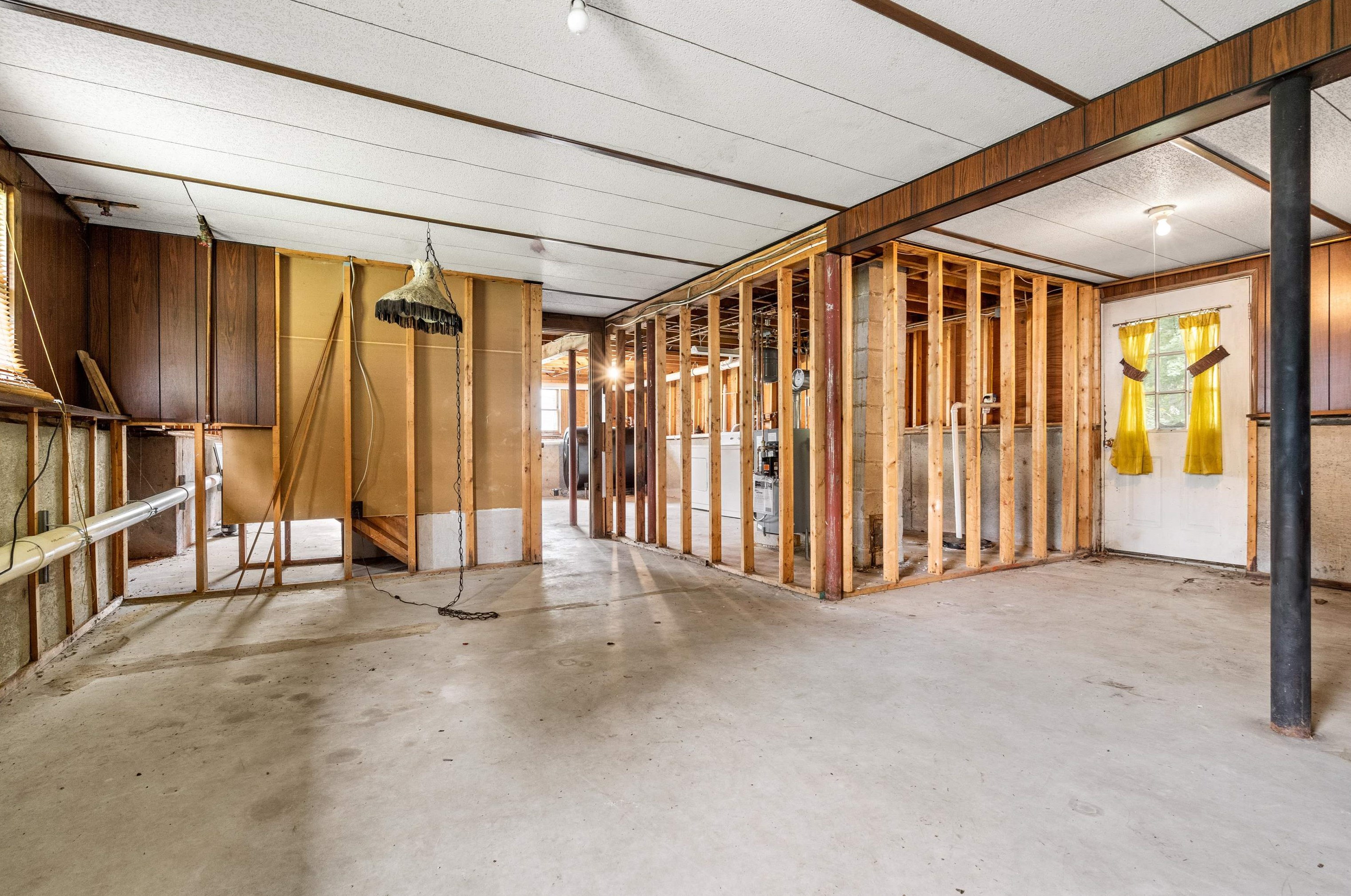 115 Lakeside Dr, Manchester NH 03104-5801 exterior