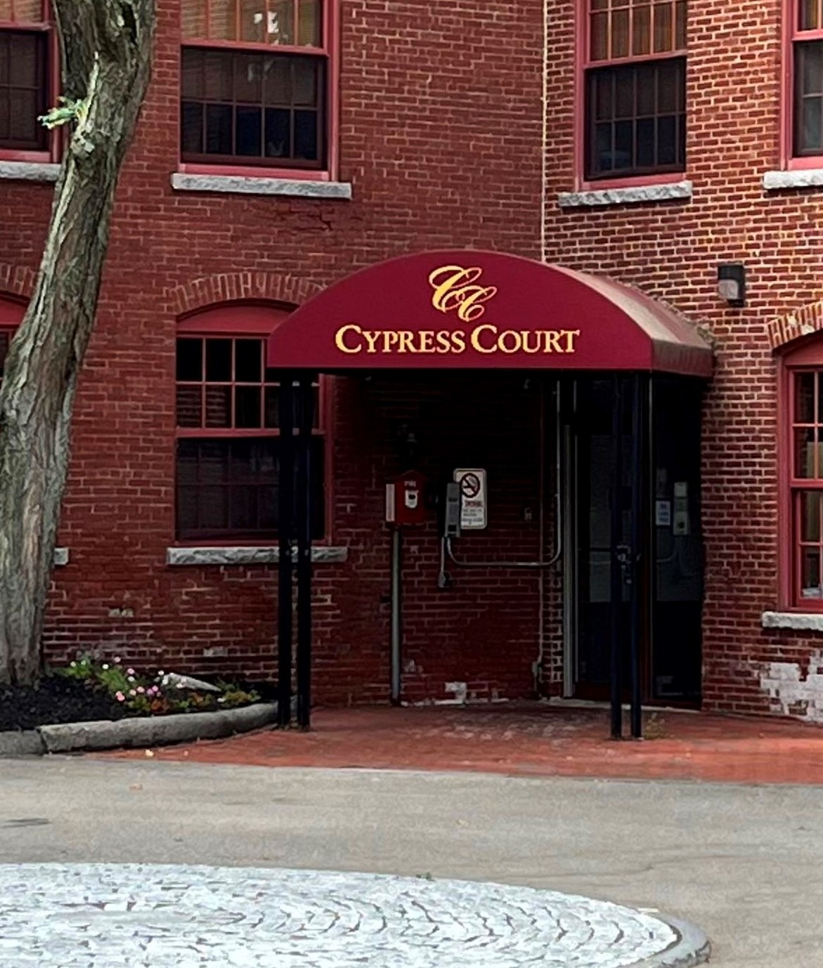 335 Cypress St, Manchester NH  03103-3605 exterior