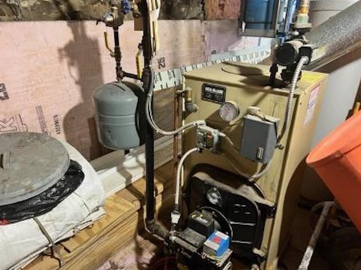 35 Auburn Rd, Manchester NH 03106-2031 exterior