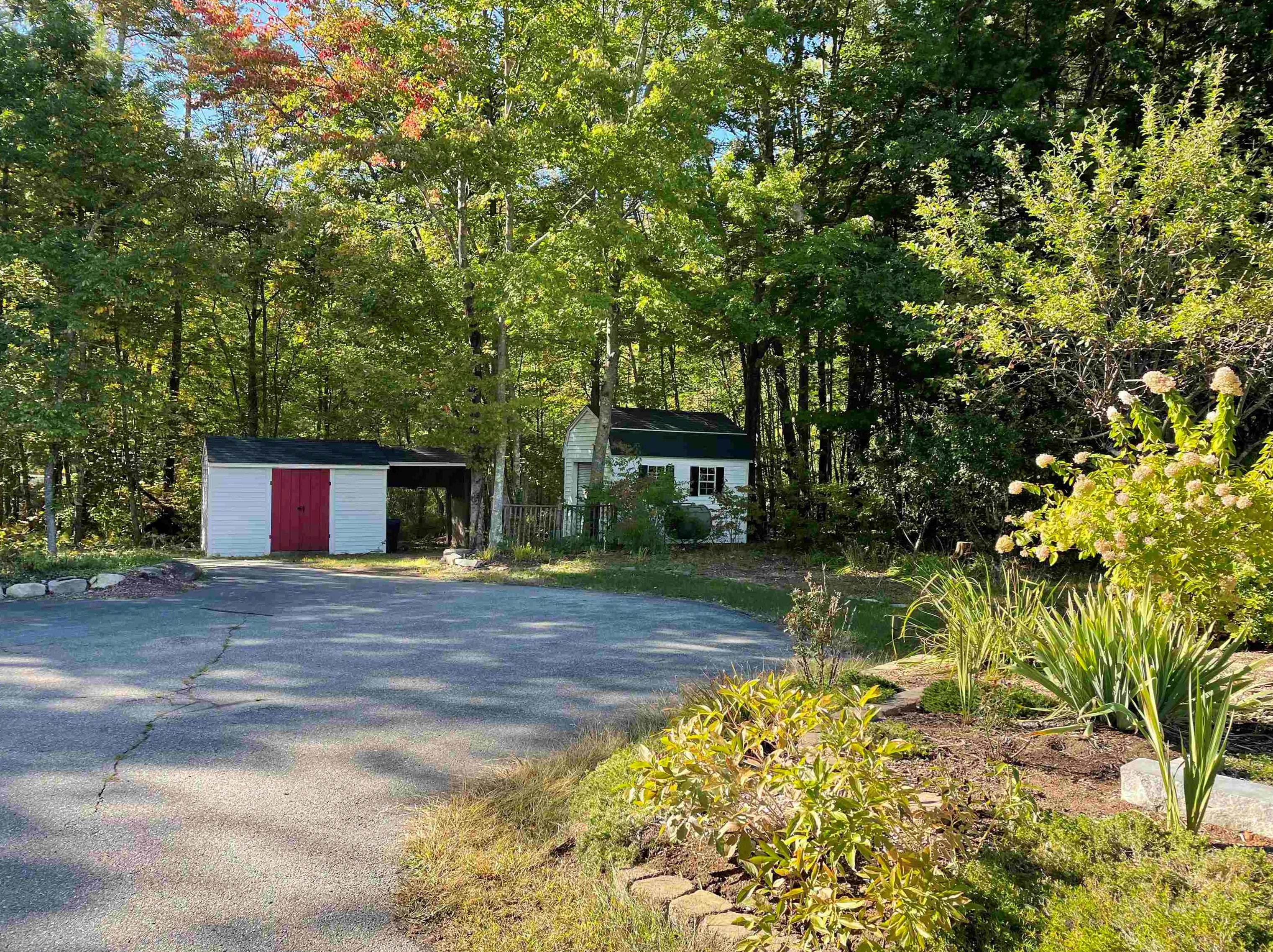 37 S Main St, Brookline, NH 03033