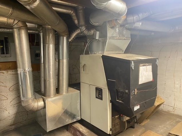 1870 Hutchins St, Berlin NH  03570-3545 exterior