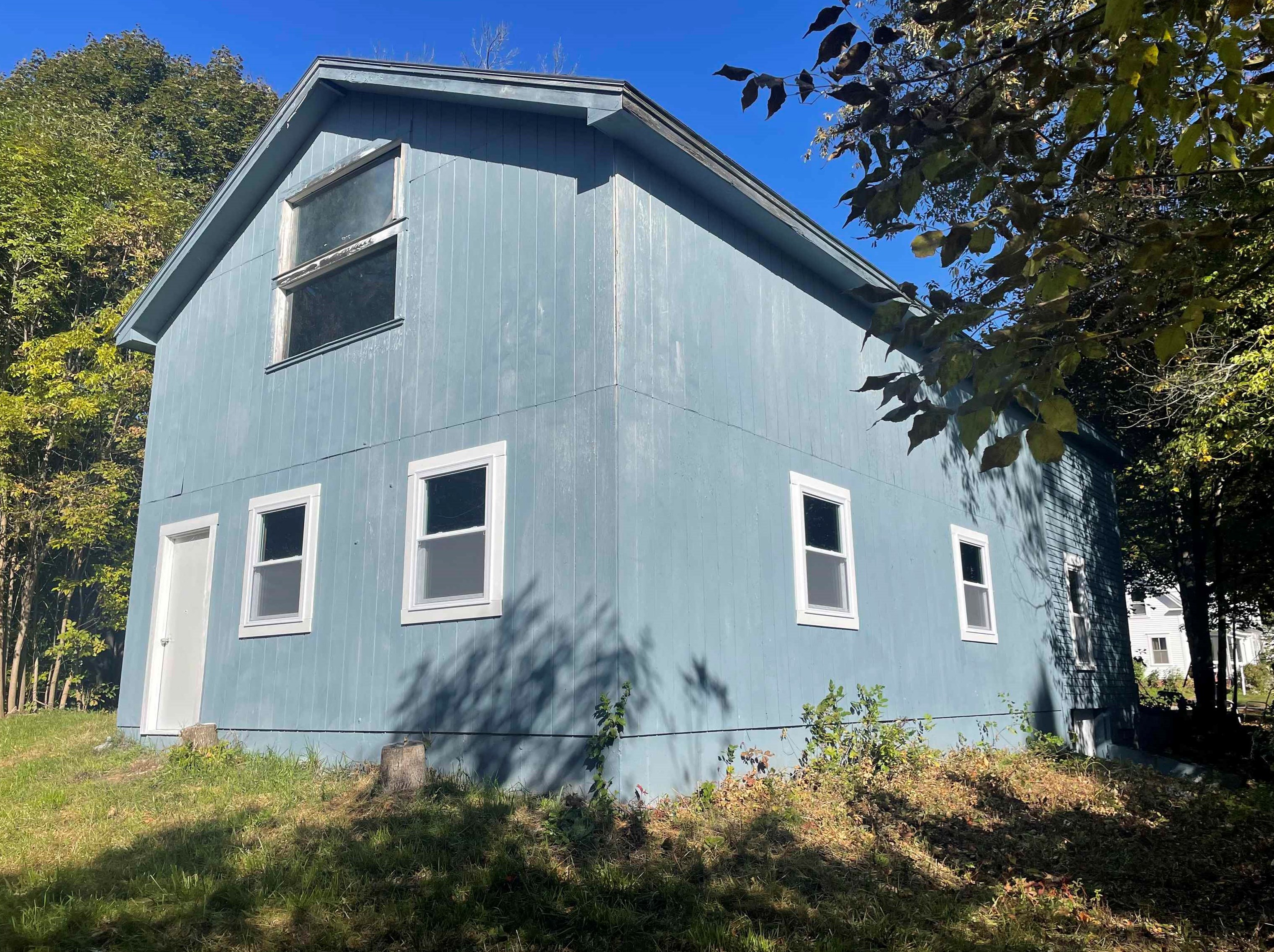 25 Pleasant St, Bridgewater NH  03264-1117 exterior