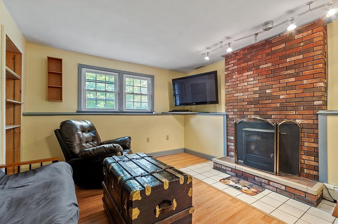 21 Jakes Ln, Merrimack NH 03054-3022 exterior