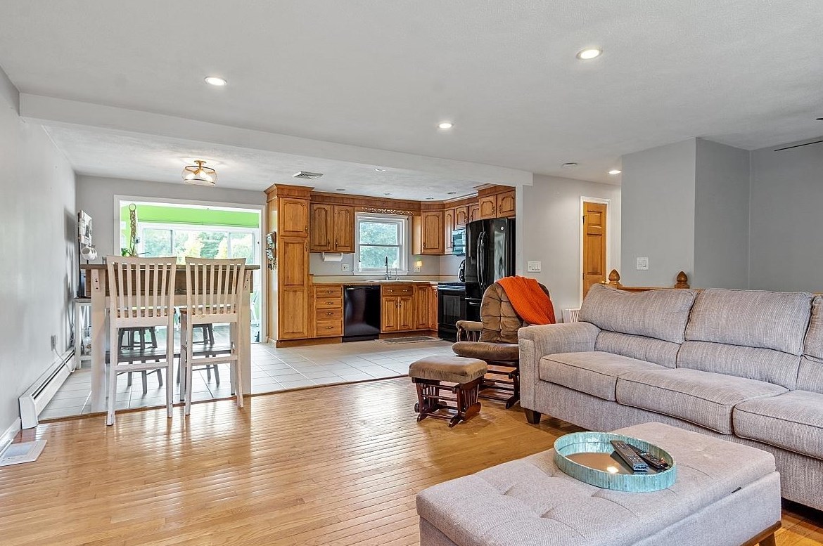 21 Jakes Ln, Merrimack NH 03054-3022 exterior