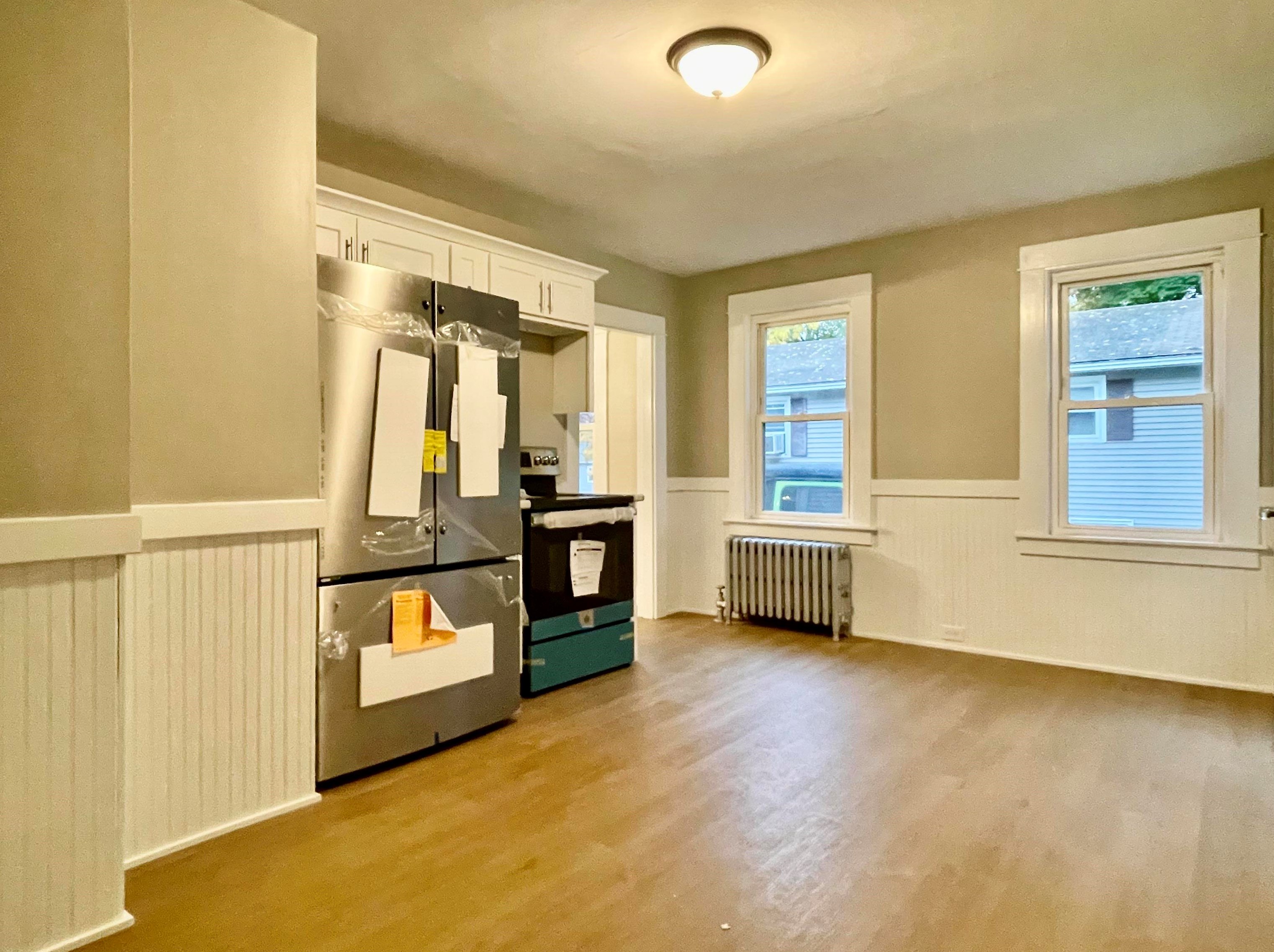 1040 Page St, Manchester NH 03104-5549 exterior