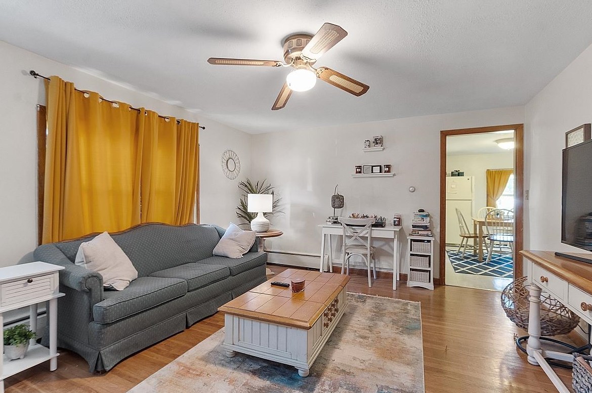 20 Ledge Rd, Hudson NH  03051-3720 exterior