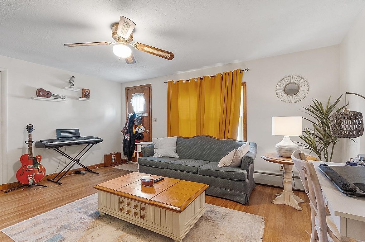 20 Ledge Rd, Hudson NH  03051-3720 exterior