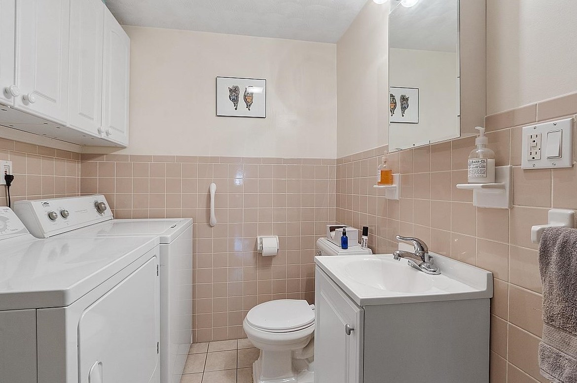 20 Ledge Rd, Hudson NH  03051-3720 exterior