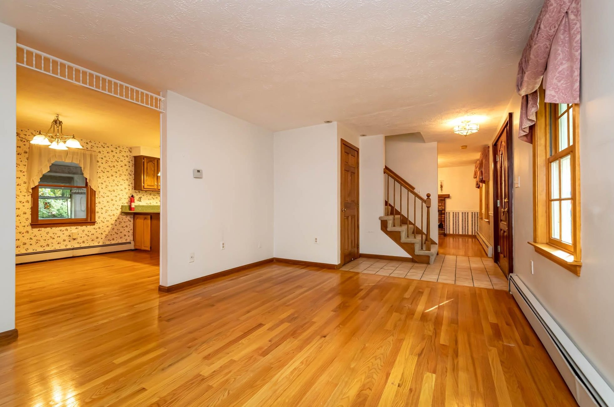 251 Baboosic Lake Rd, Merrimack NH 03054-2361 exterior