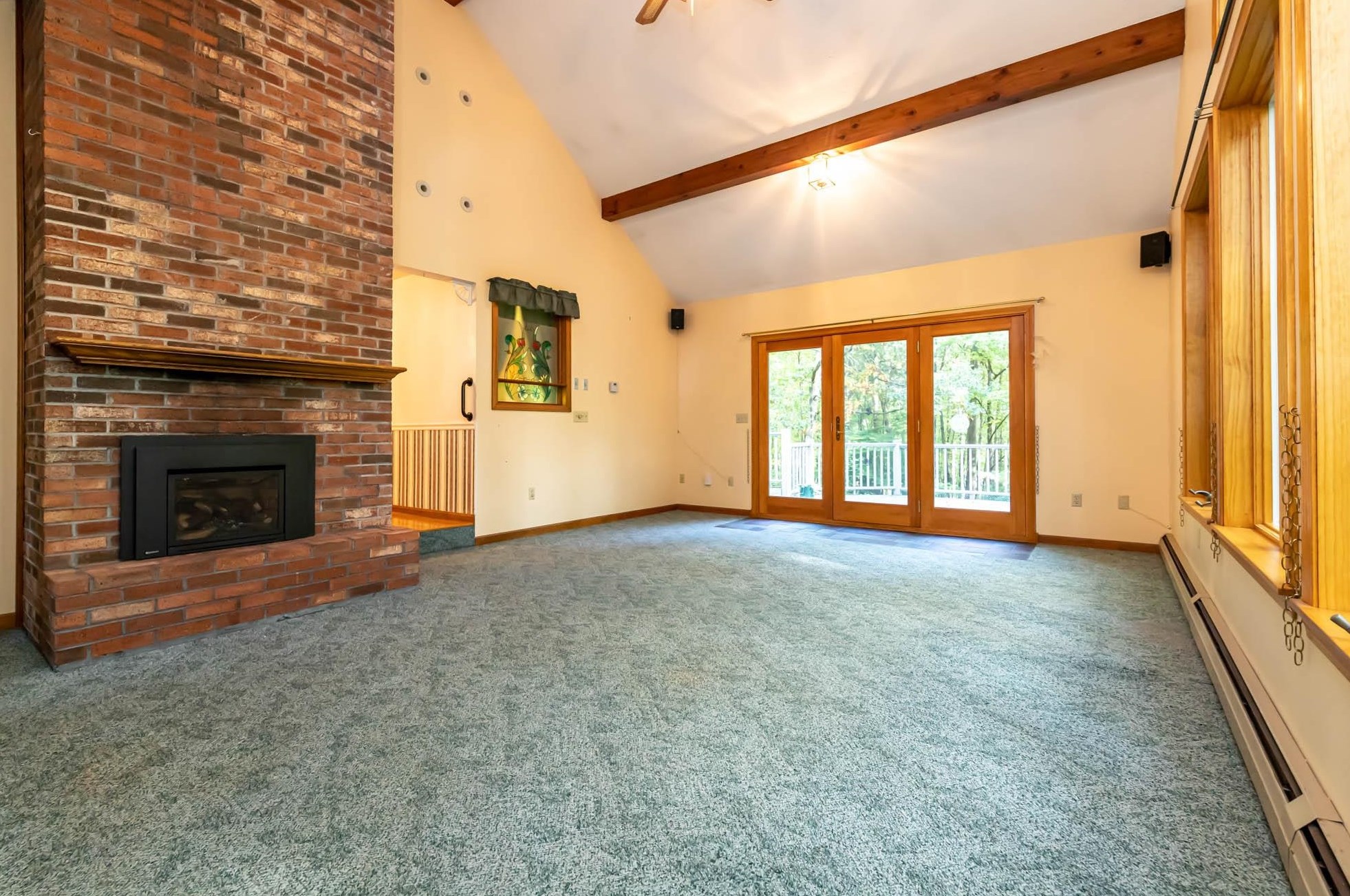 251 Baboosic Lake Rd, Merrimack NH 03054-2361 exterior