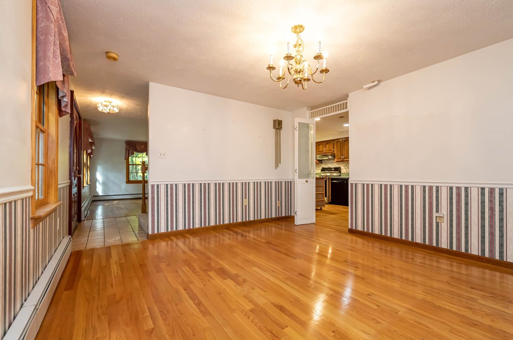 251 Baboosic Lake Rd, Merrimack NH 03054-2361 exterior