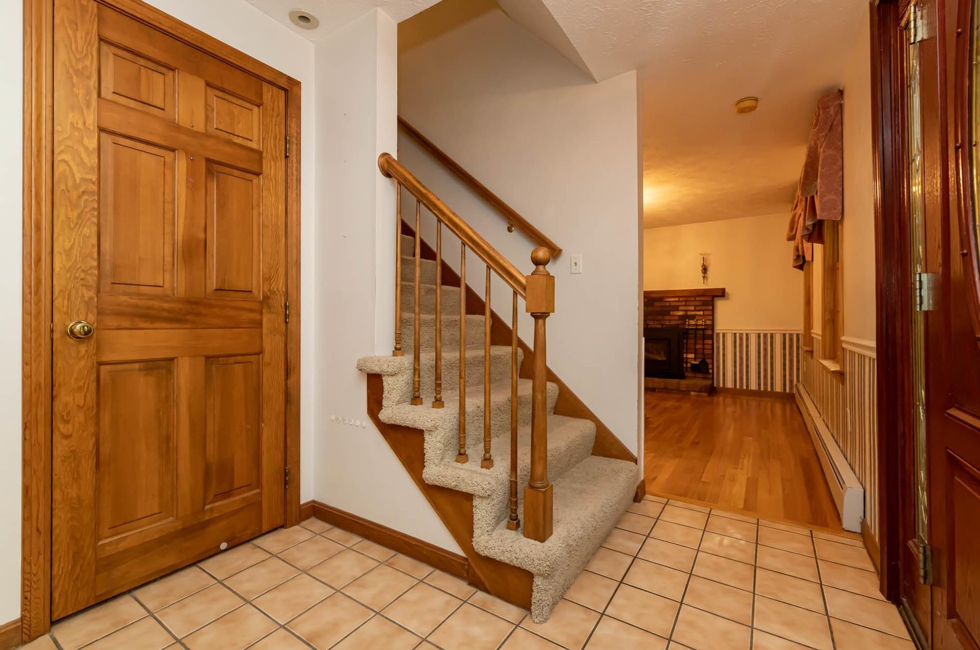 251 Baboosic Lake Rd, Merrimack NH 03054-2361 exterior