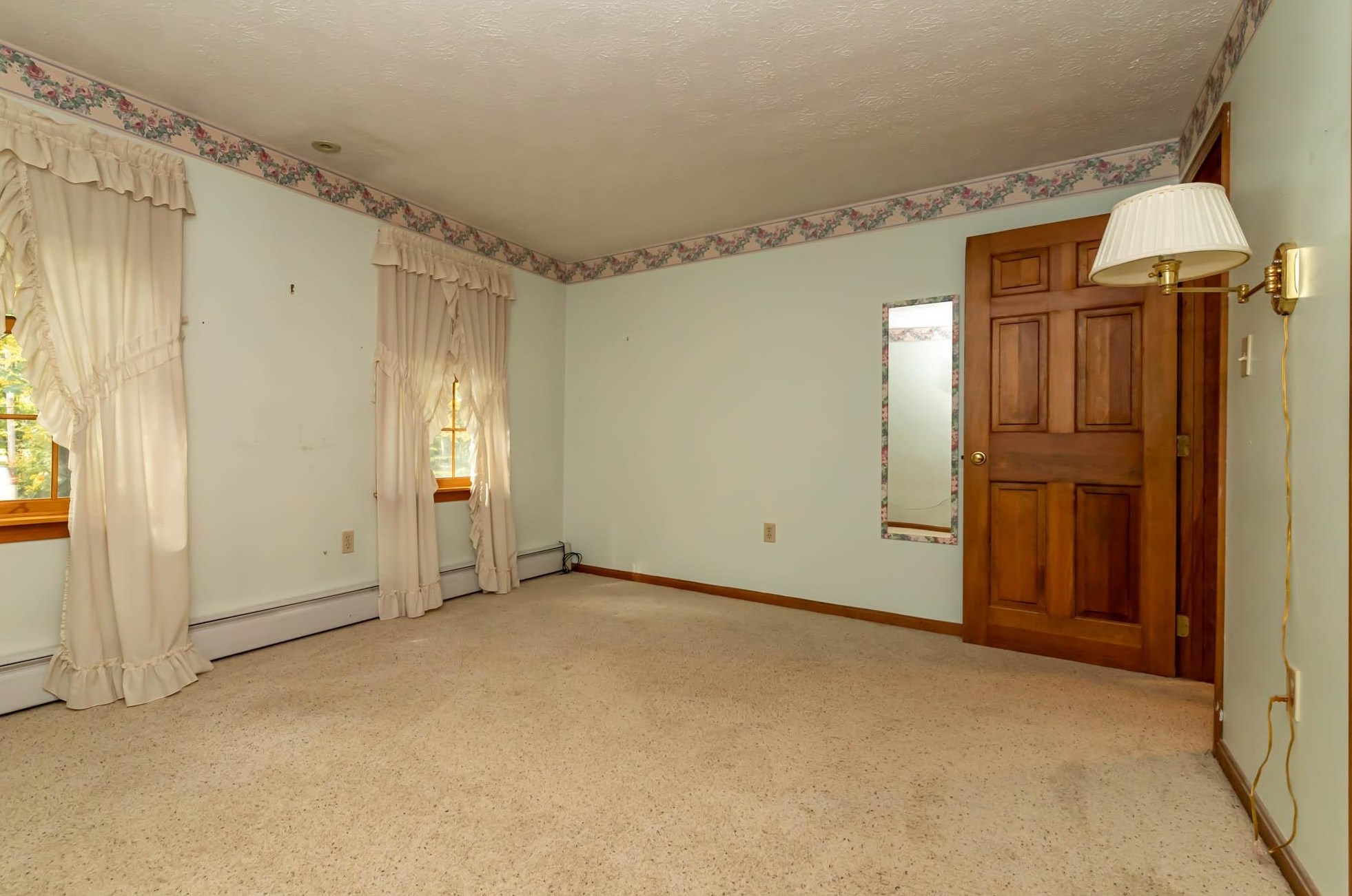 251 Baboosic Lake Rd, Merrimack NH 03054-2361 exterior