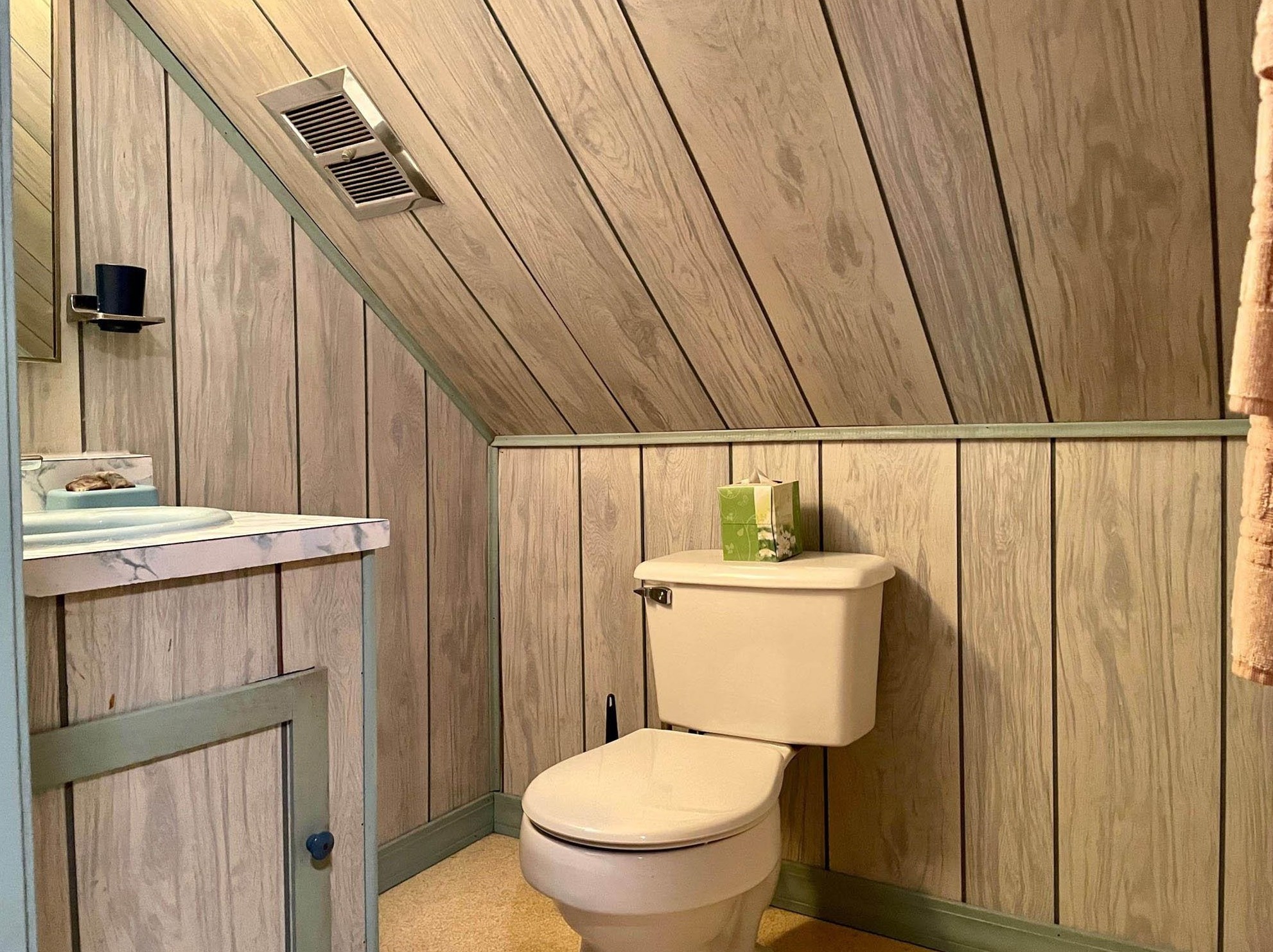 298 Main St, Walpole NH 03608-4517 exterior