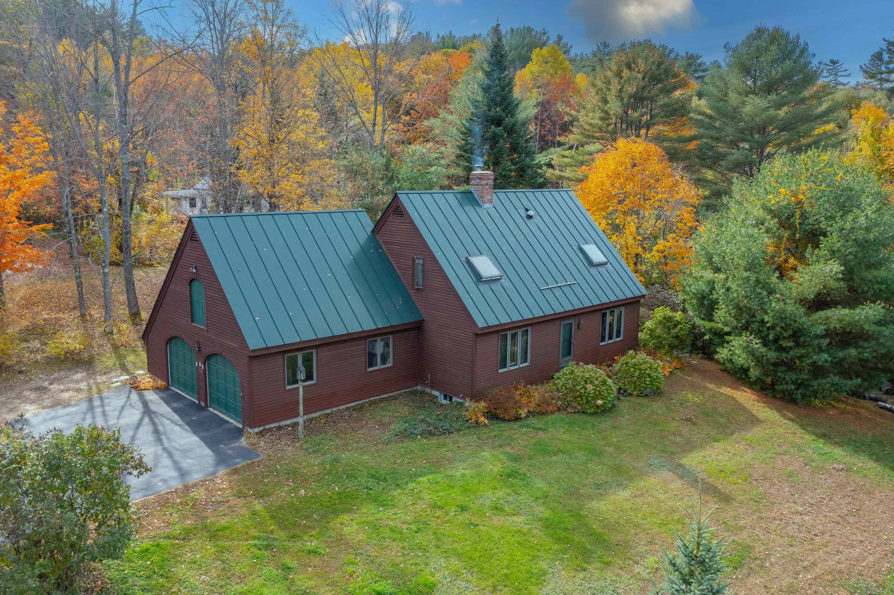 4 Chaddarin Ln, Bridgewater NH 03264-4409 exterior