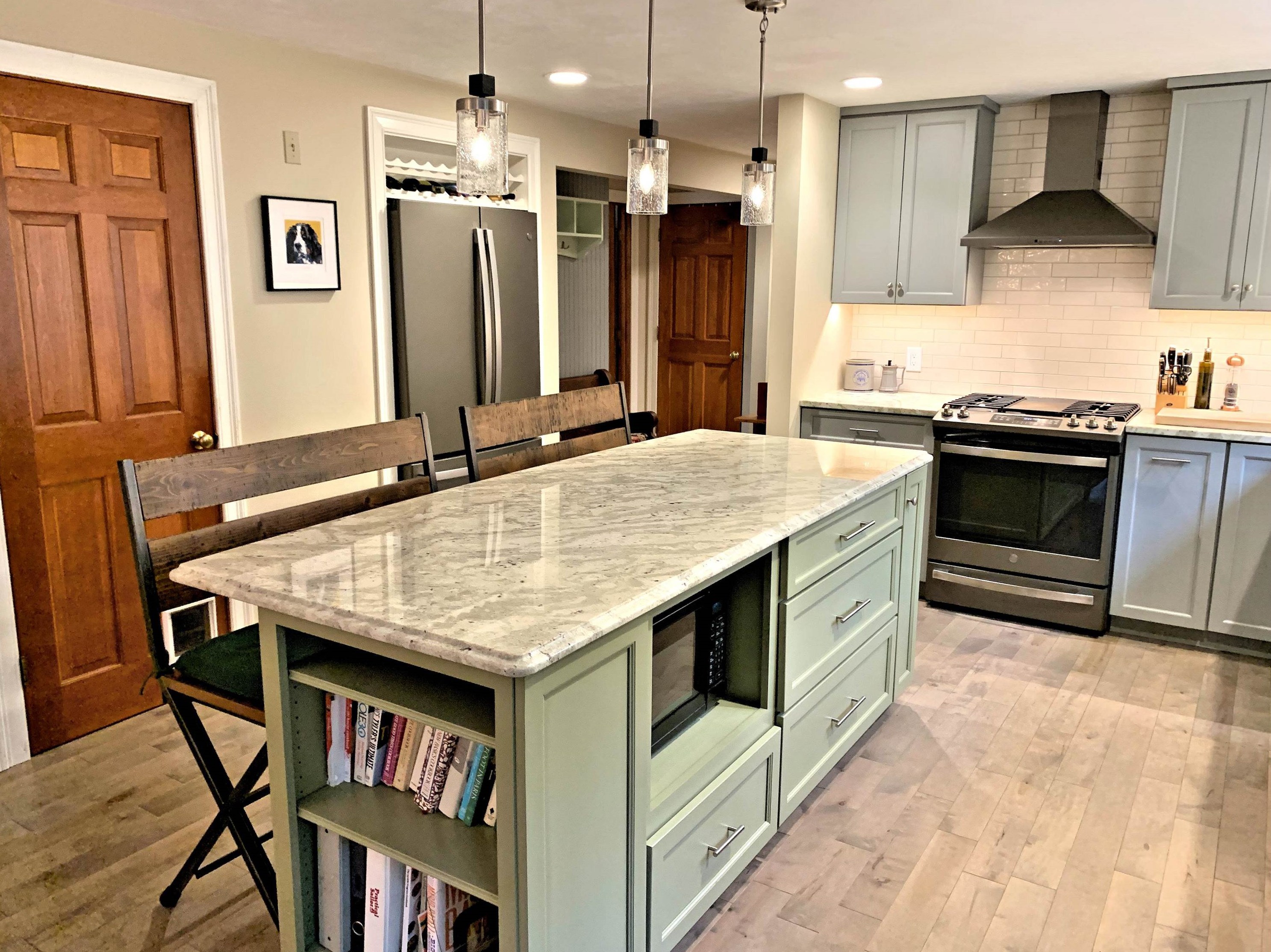 4 Chaddarin Ln, Bridgewater NH 03264-4409 exterior