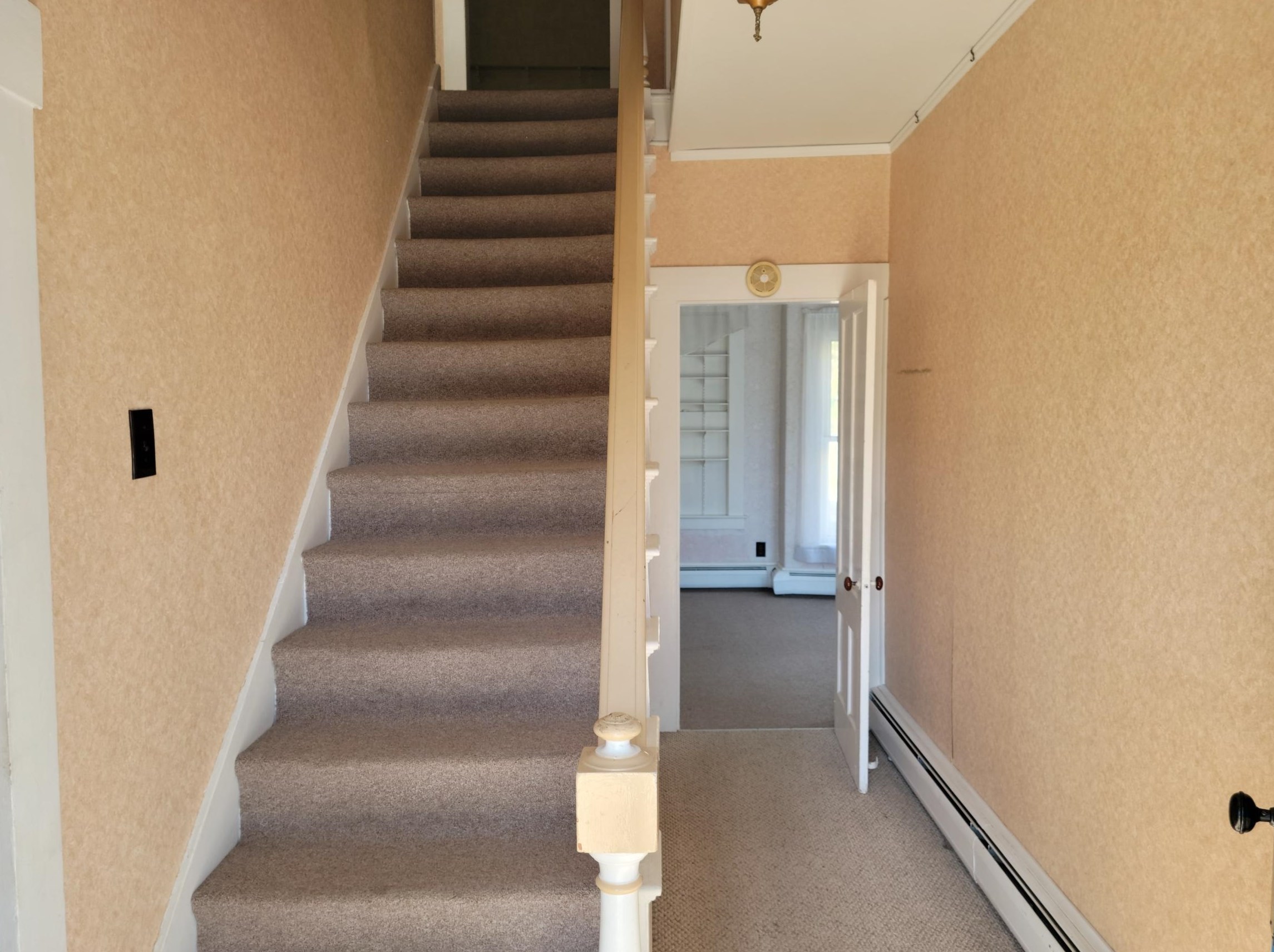 44 Mechanic St, Lebanon NH 03766-1511 exterior