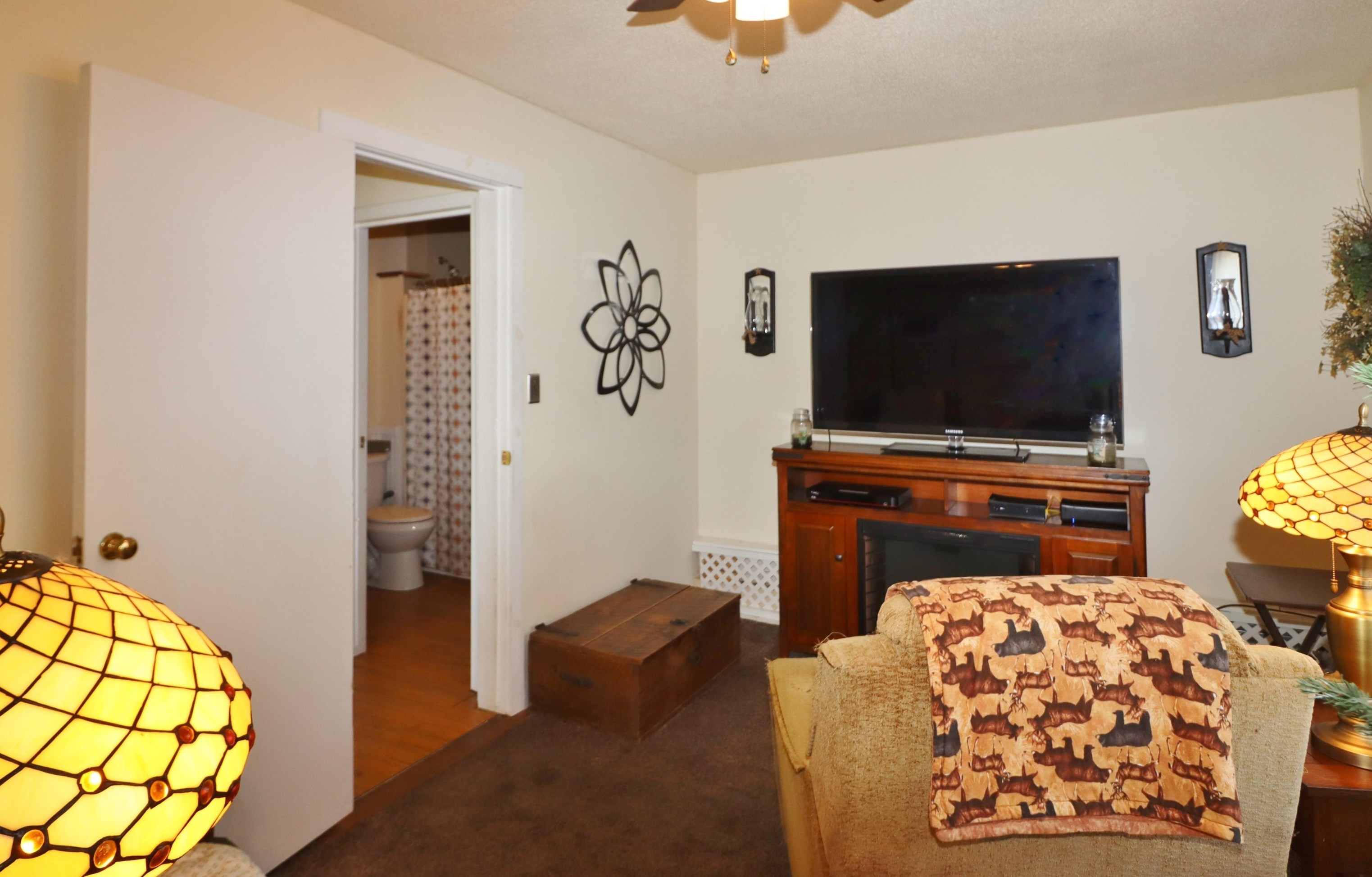 396 Hillside Ave, Berlin NH  03570-2120 exterior