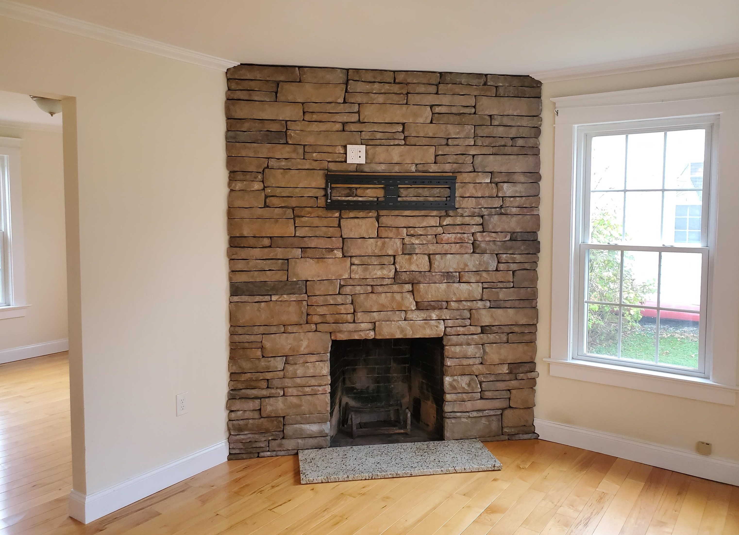 39 Grn St, Lebanon NH 03766-1716 exterior