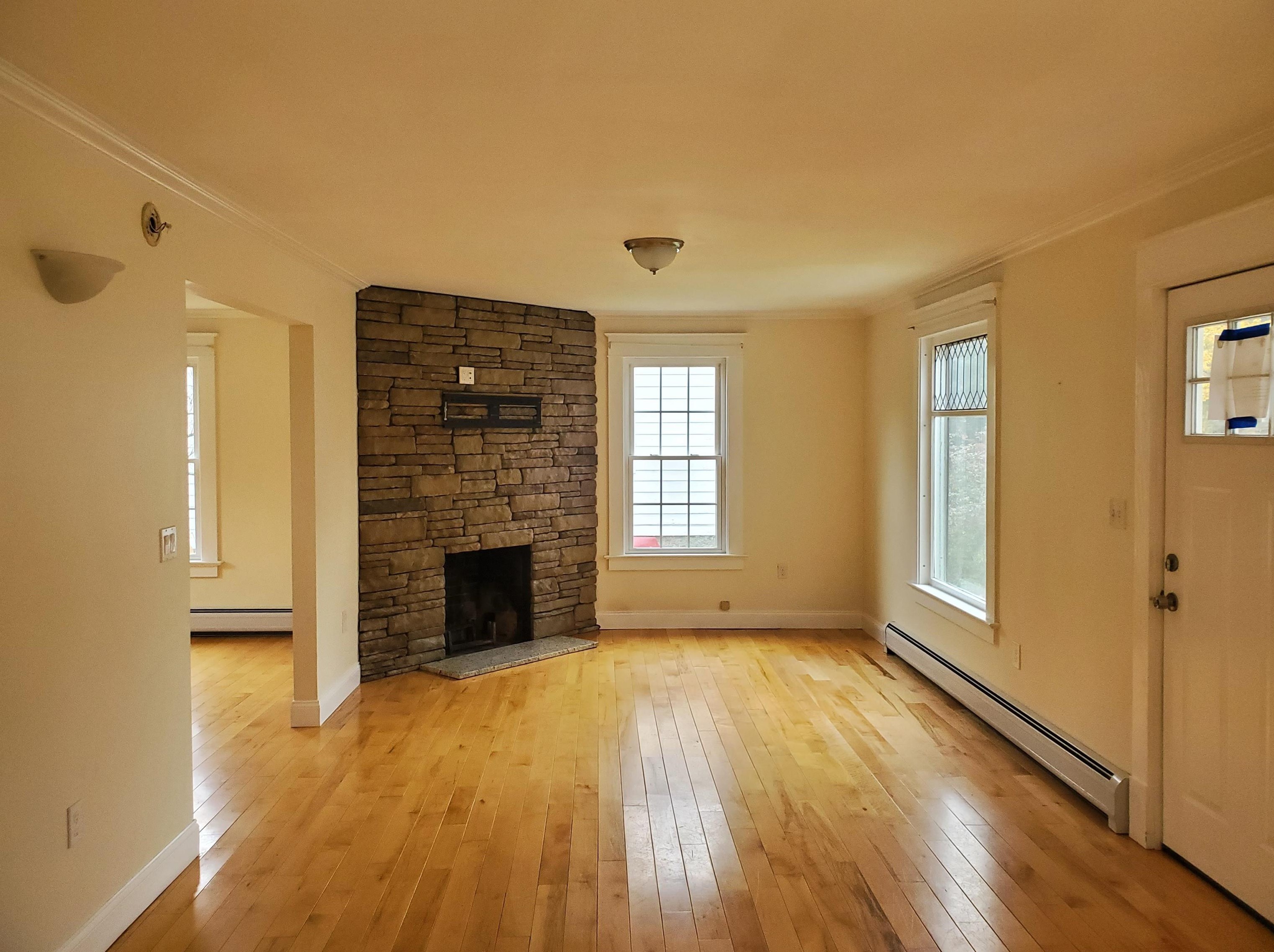 39 Grn St, Lebanon NH 03766-1716 exterior