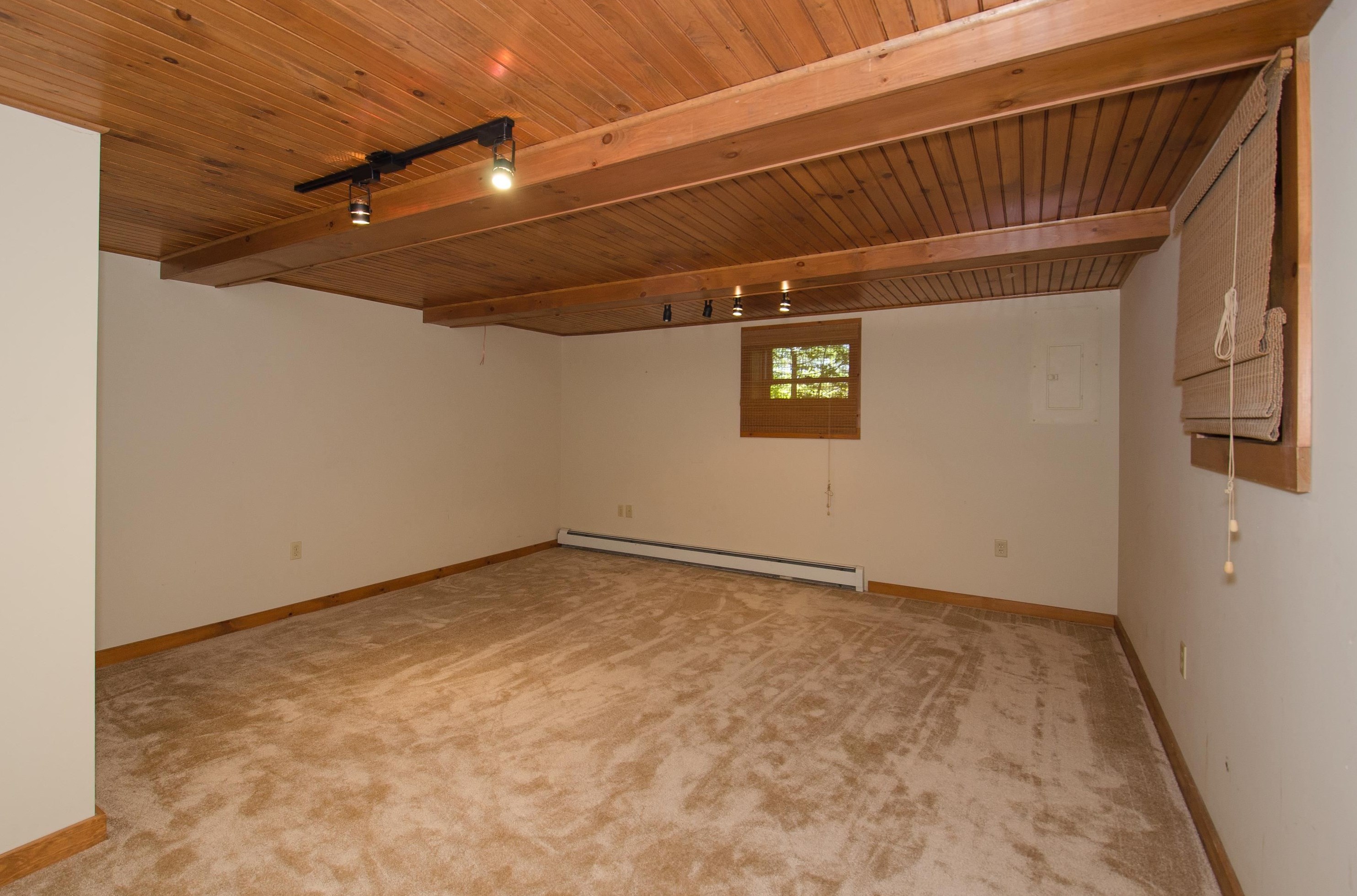 20 Thissell Rd, Bridgewater NH  03222-6753 exterior