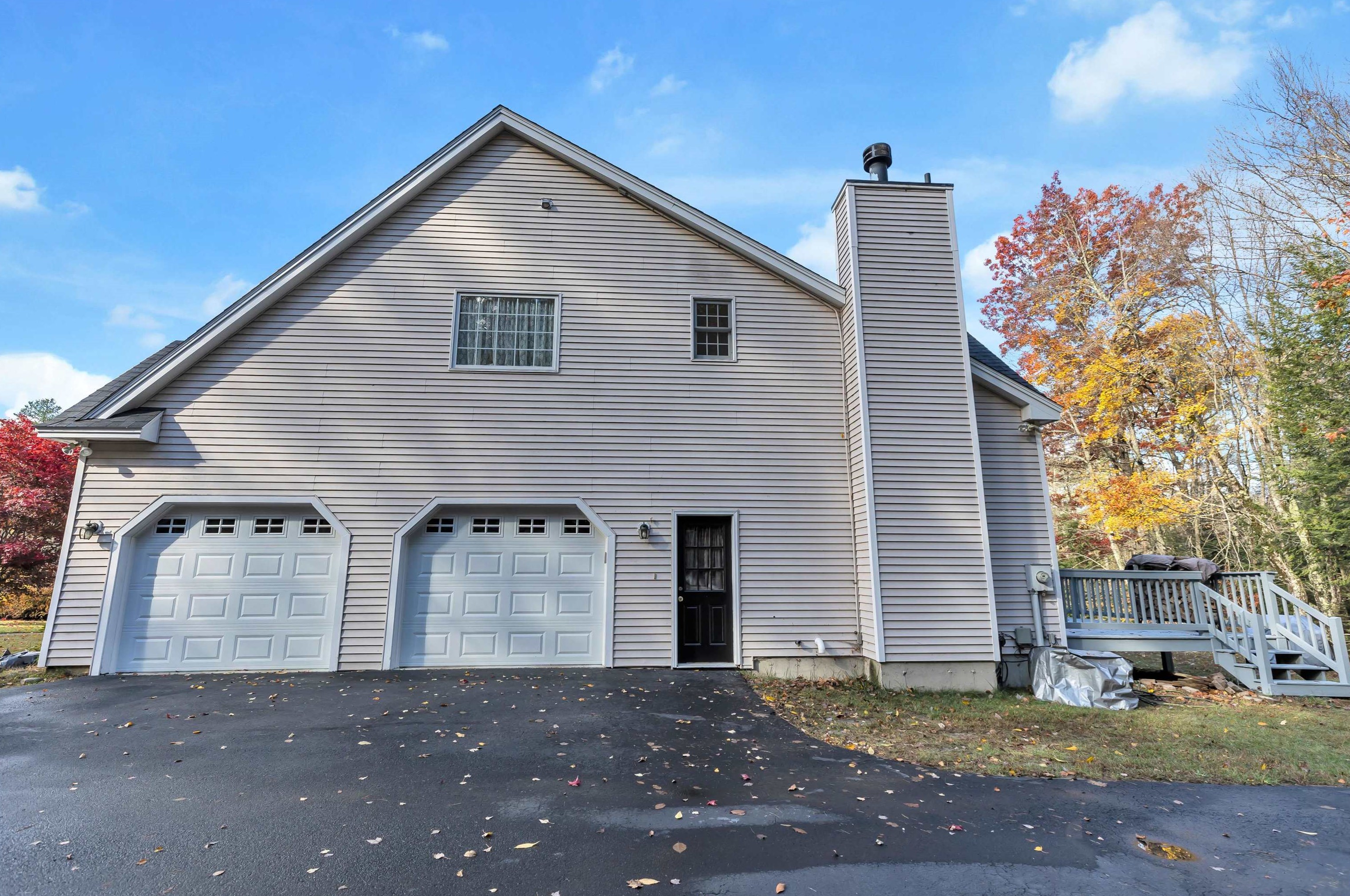 231 Amherst Rd, Merrimack NH 03054-3928 exterior