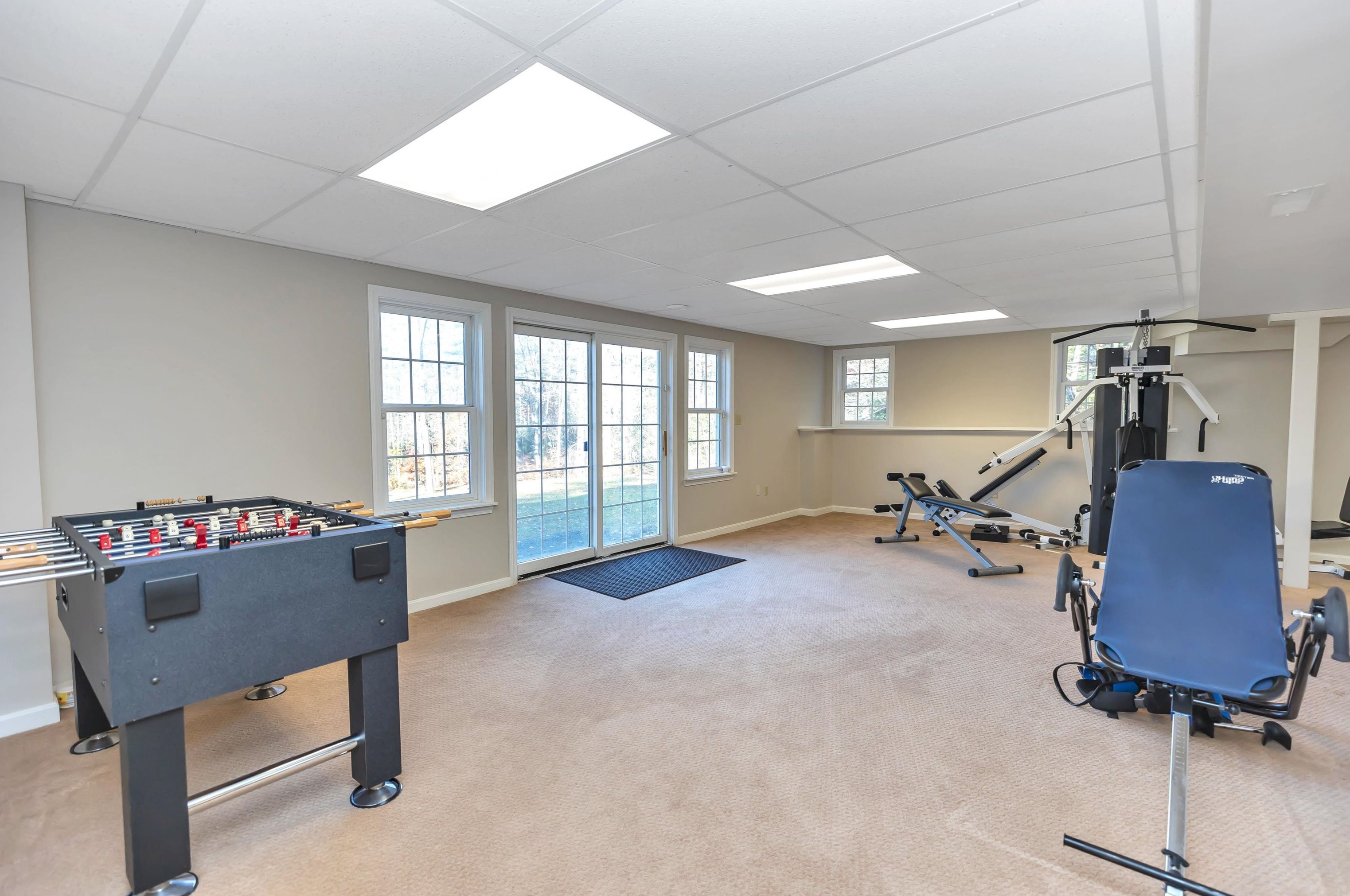 231 Amherst Rd, Merrimack NH 03054-3928 exterior