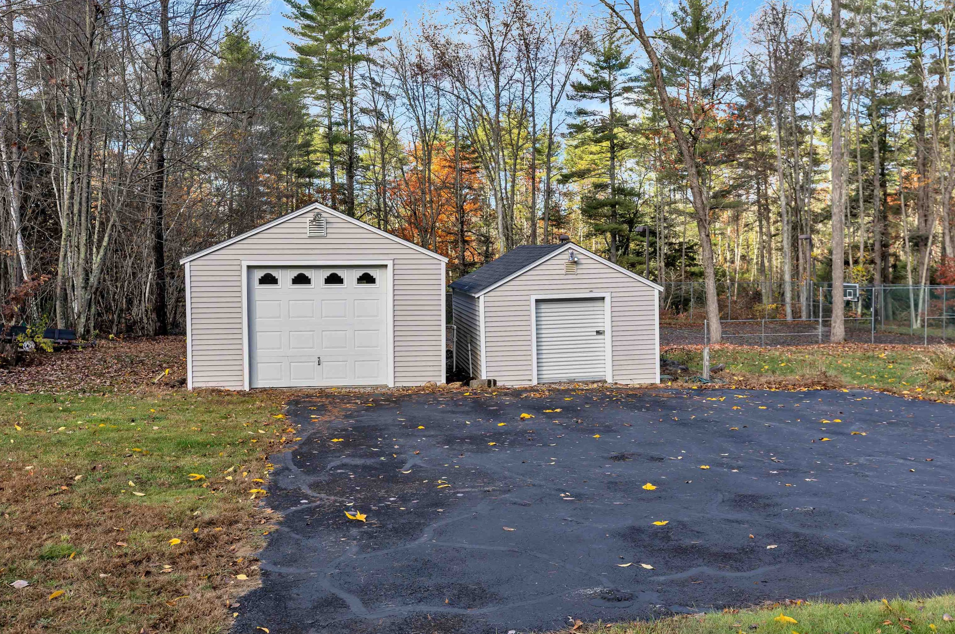 231 Amherst Rd, Merrimack NH 03054-3928 exterior