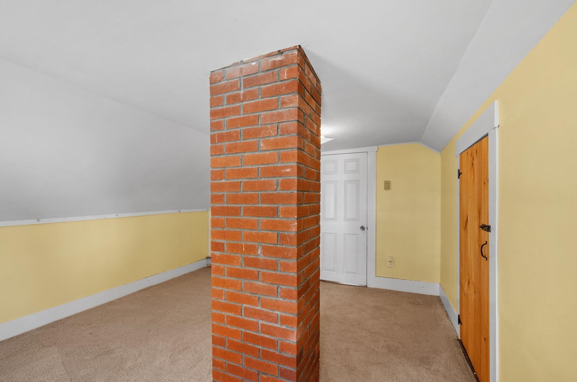 62 Merrimack St, Bridgewater NH  03222-3257 exterior