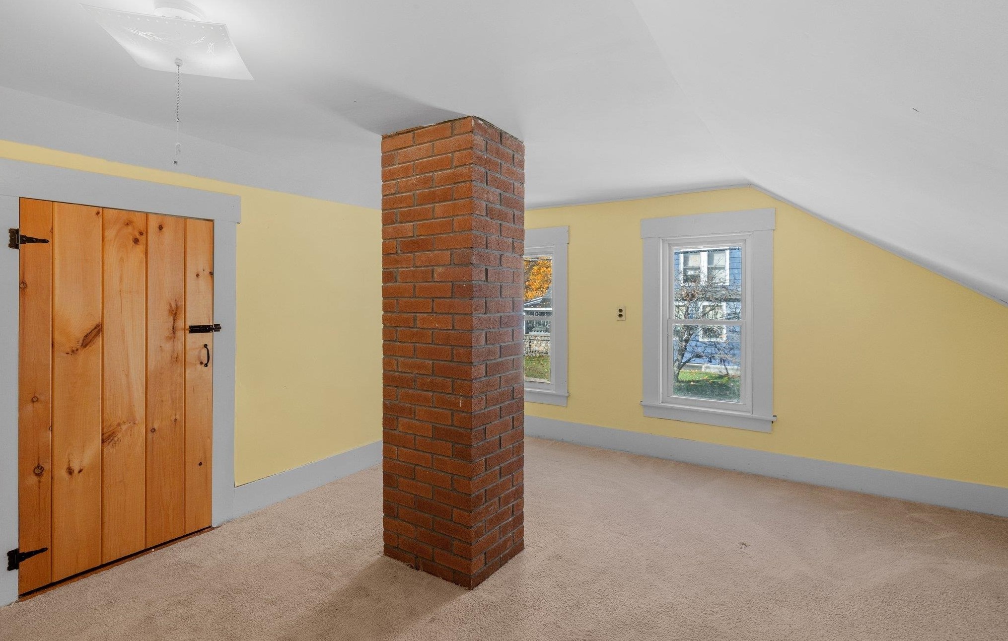 62 Merrimack St, Bridgewater NH  03222-3257 exterior