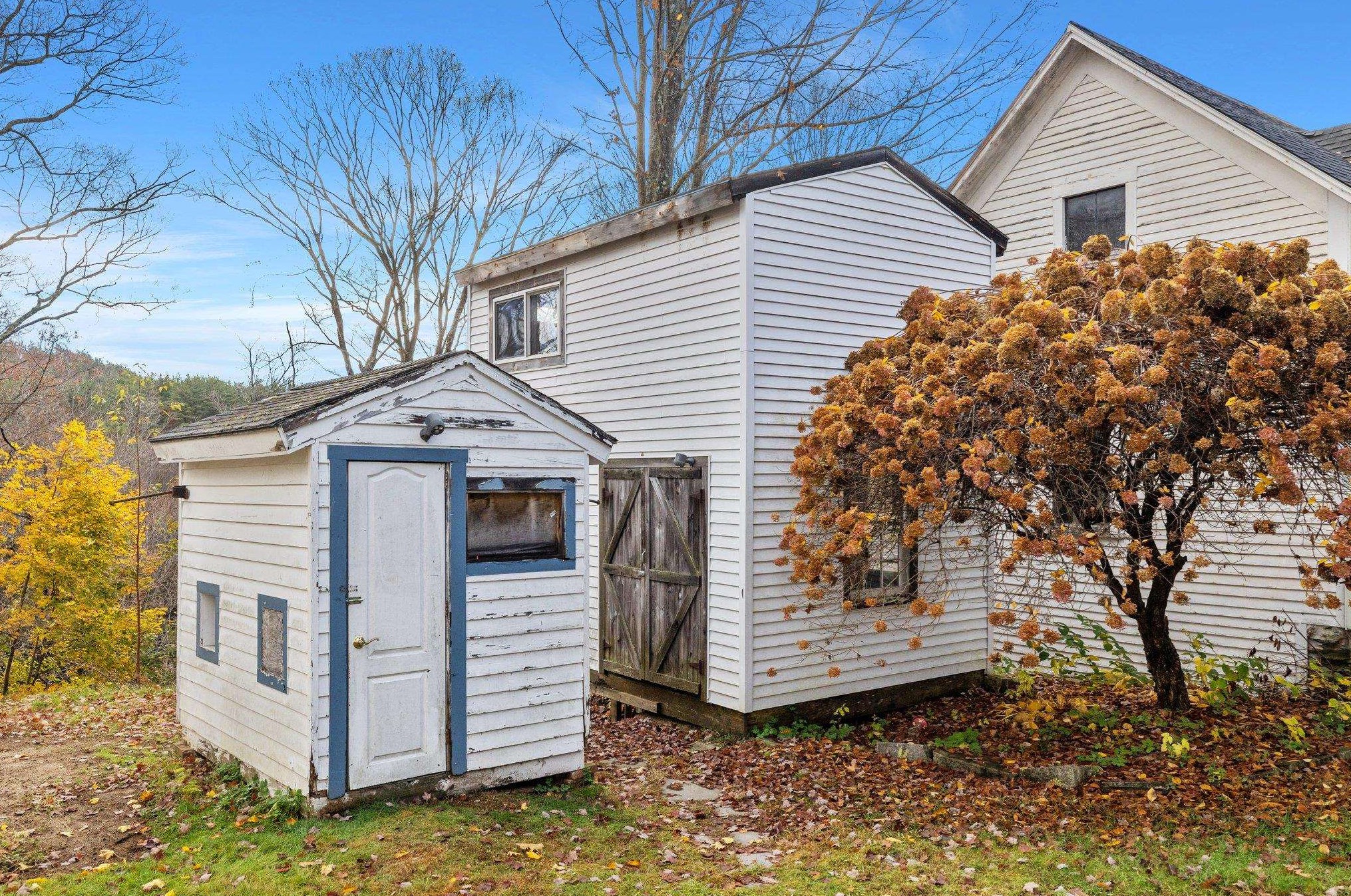 62 Merrimack St, Bridgewater NH  03222-3257 exterior