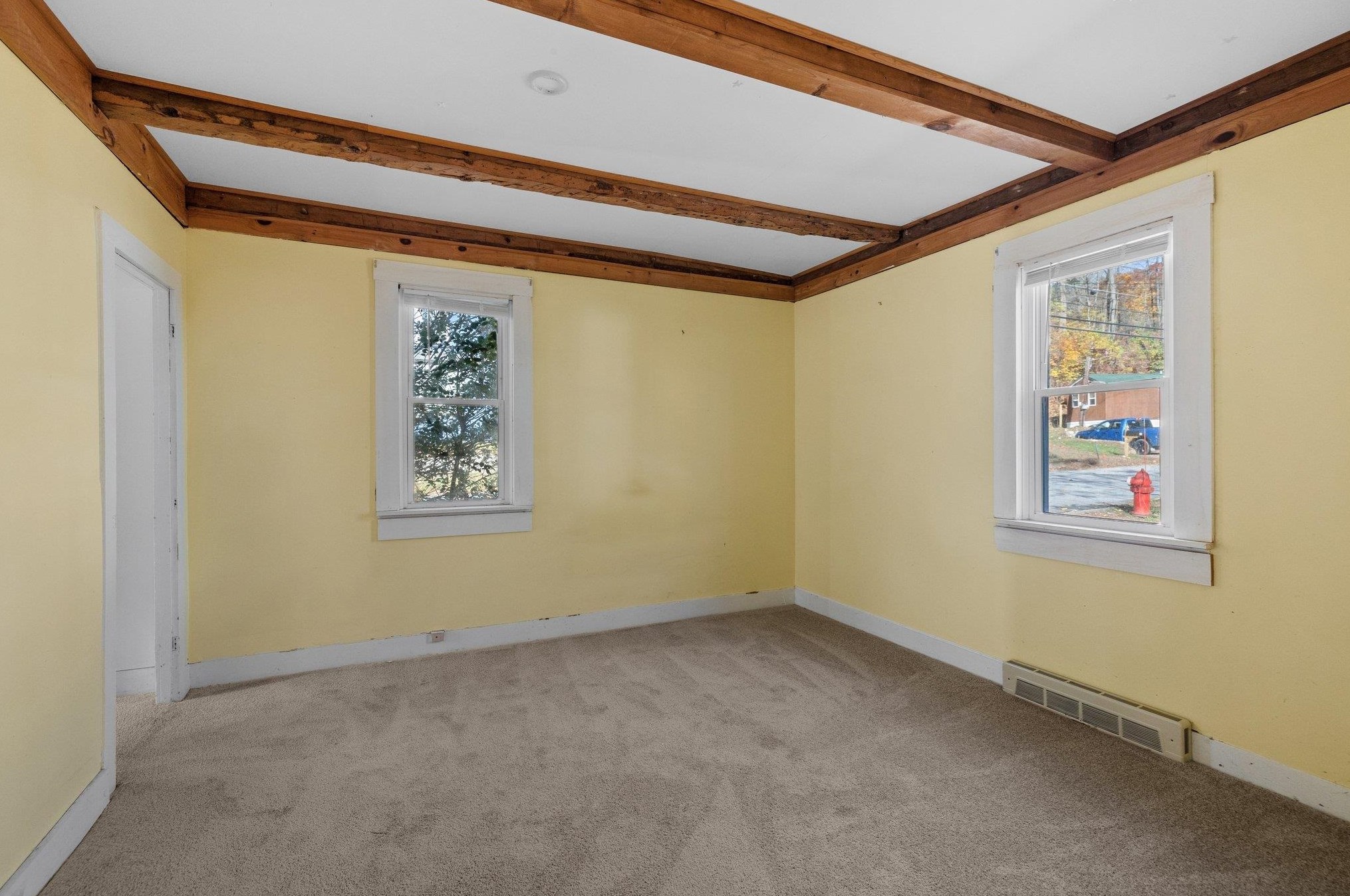 62 Merrimack St, Bridgewater NH  03222-3257 exterior