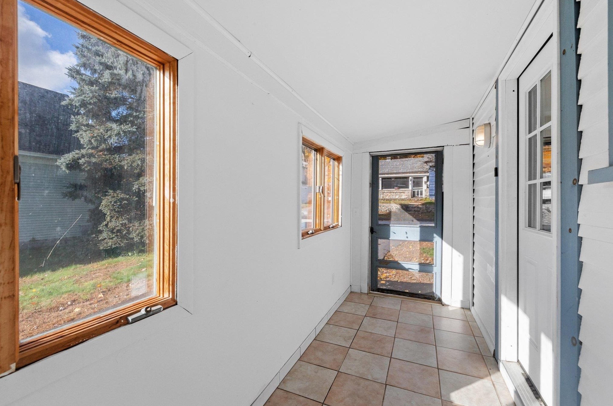 62 Merrimack St, Bridgewater NH  03222-3257 exterior