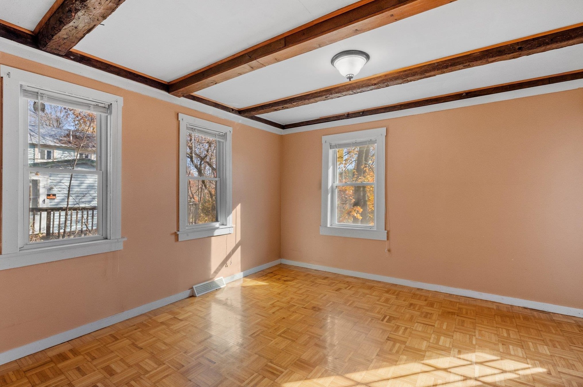 62 Merrimack St, Bridgewater NH  03222-3257 exterior