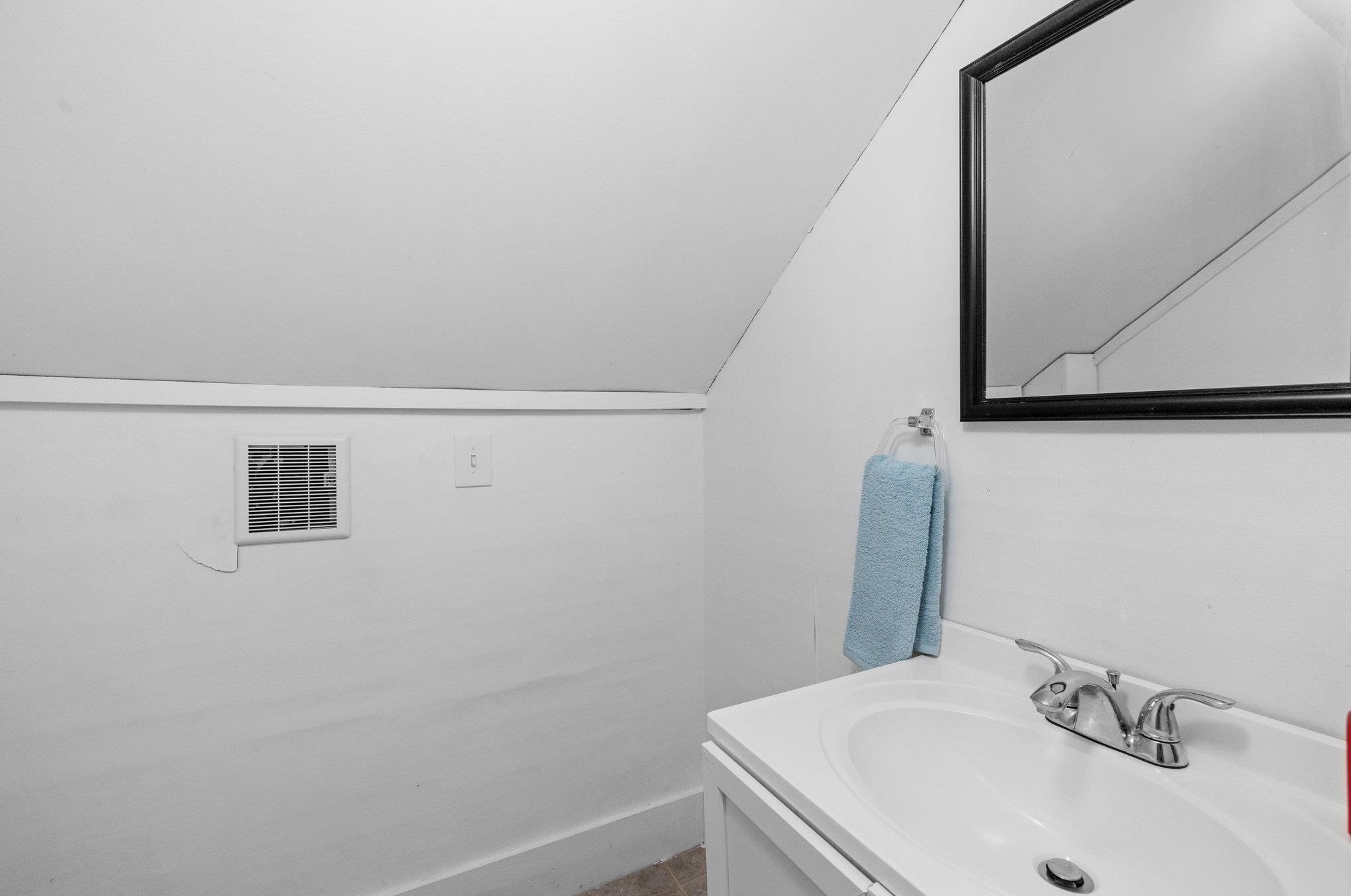 62 Merrimack St, Bridgewater NH  03222-3257 exterior