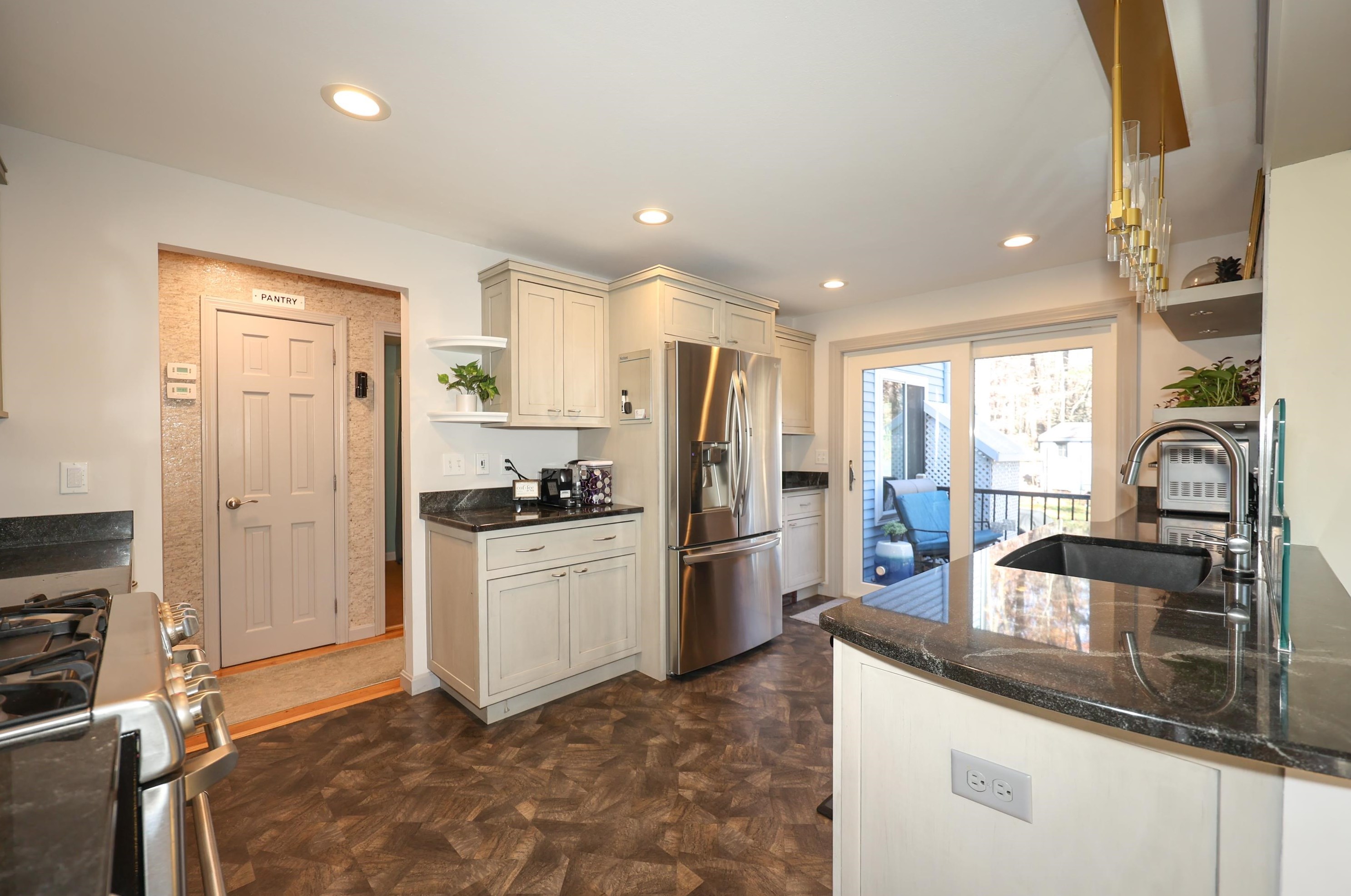 51 Mcquade Brook Rd, Manchester NH  03110-5018 exterior