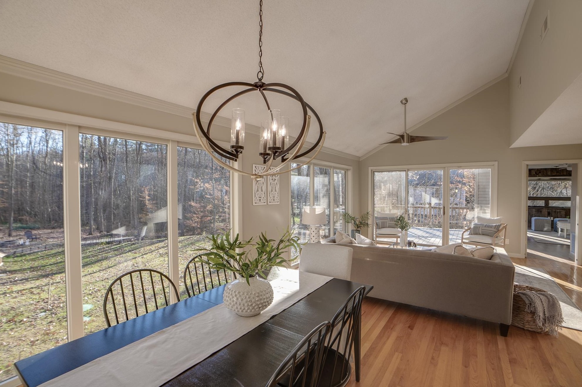 77 Oriole Dr, Manchester NH  03110-4424 exterior