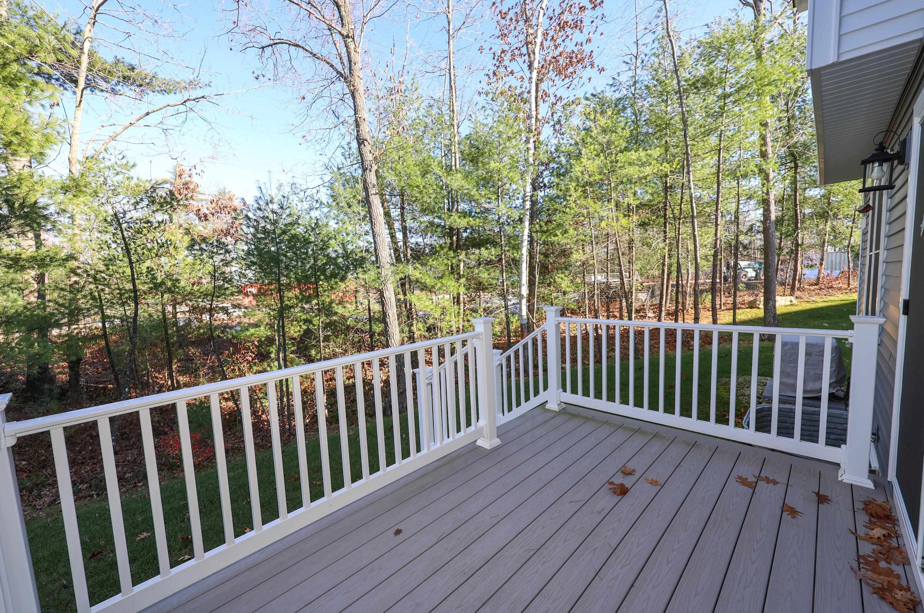 179 Knollwood Way, Manchester NH  03102 exterior