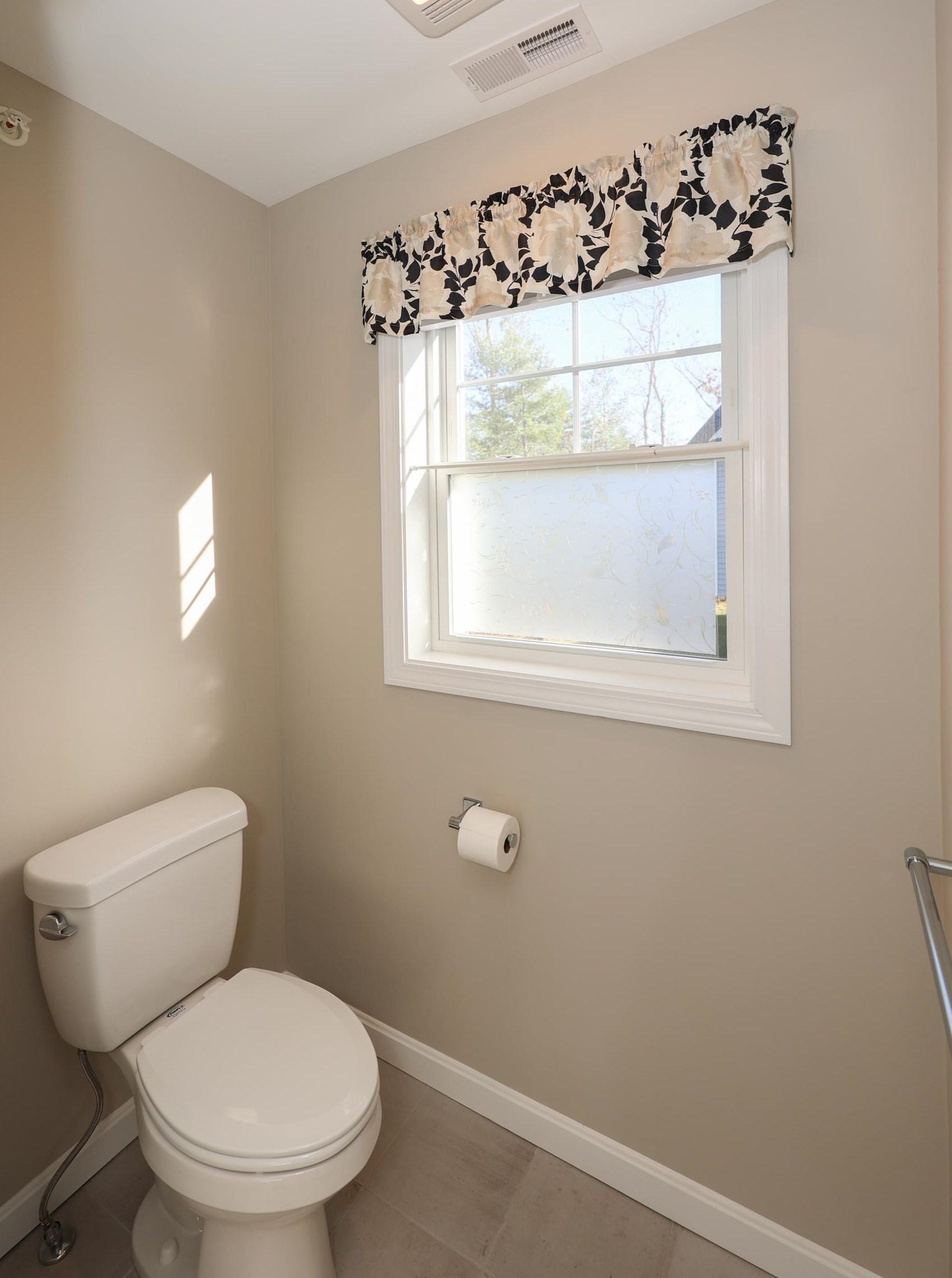 179 Knollwood Way, Manchester NH  03102 exterior