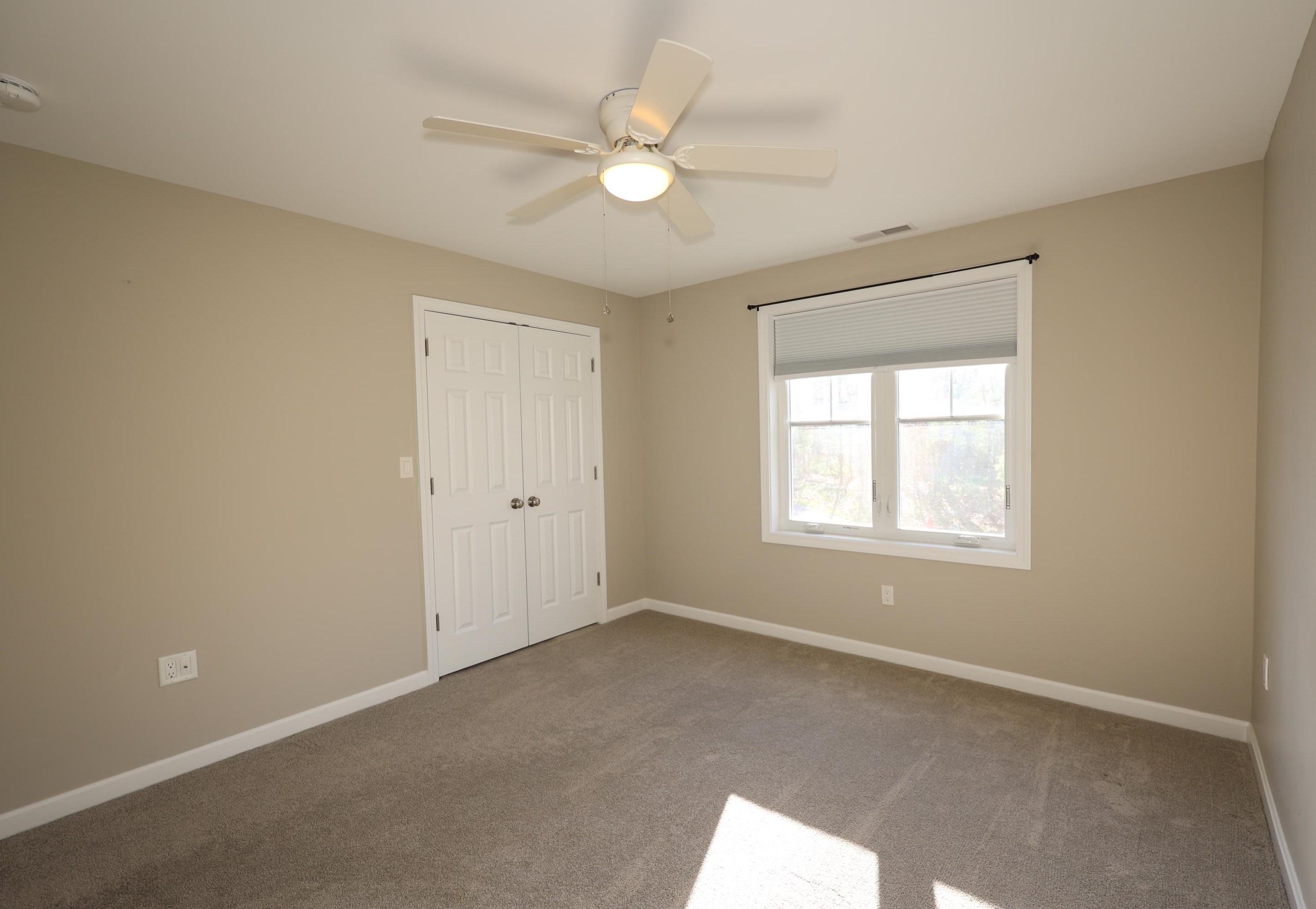 179 Knollwood Way, Manchester NH  03102 exterior