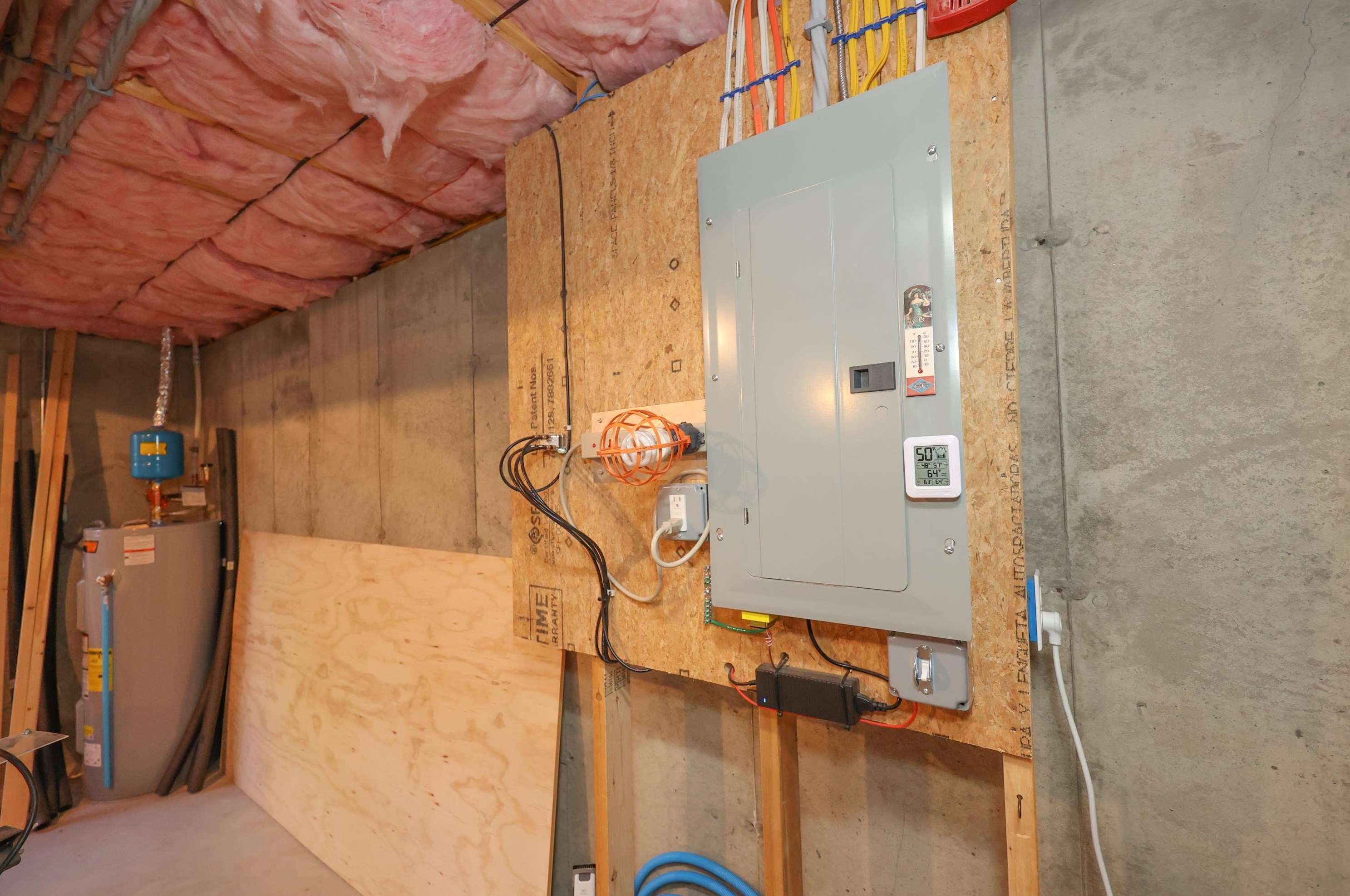 179 Knollwood Way, Manchester NH  03102 exterior