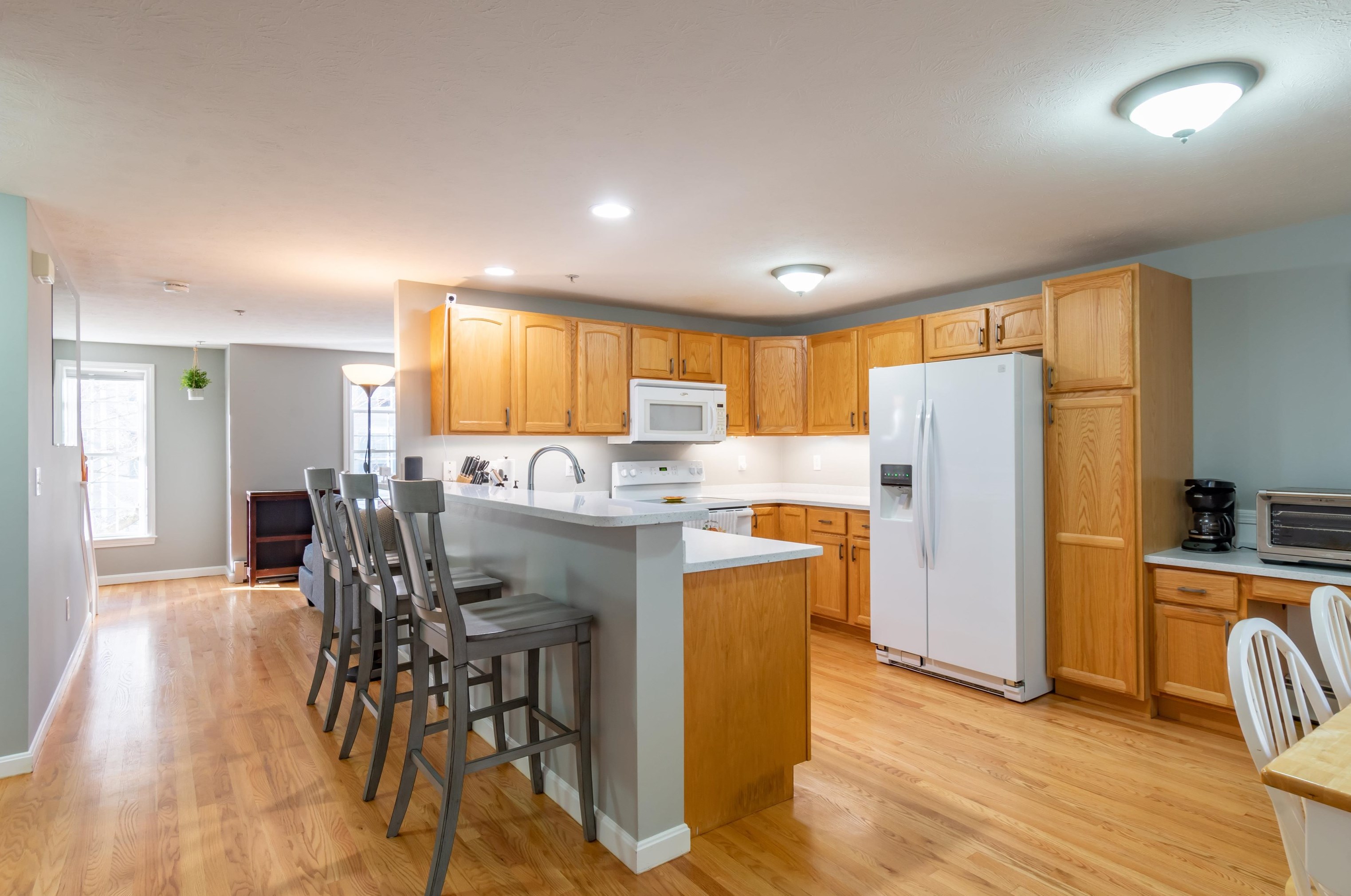 12 Eastwood Way, Manchester NH 03103 exterior